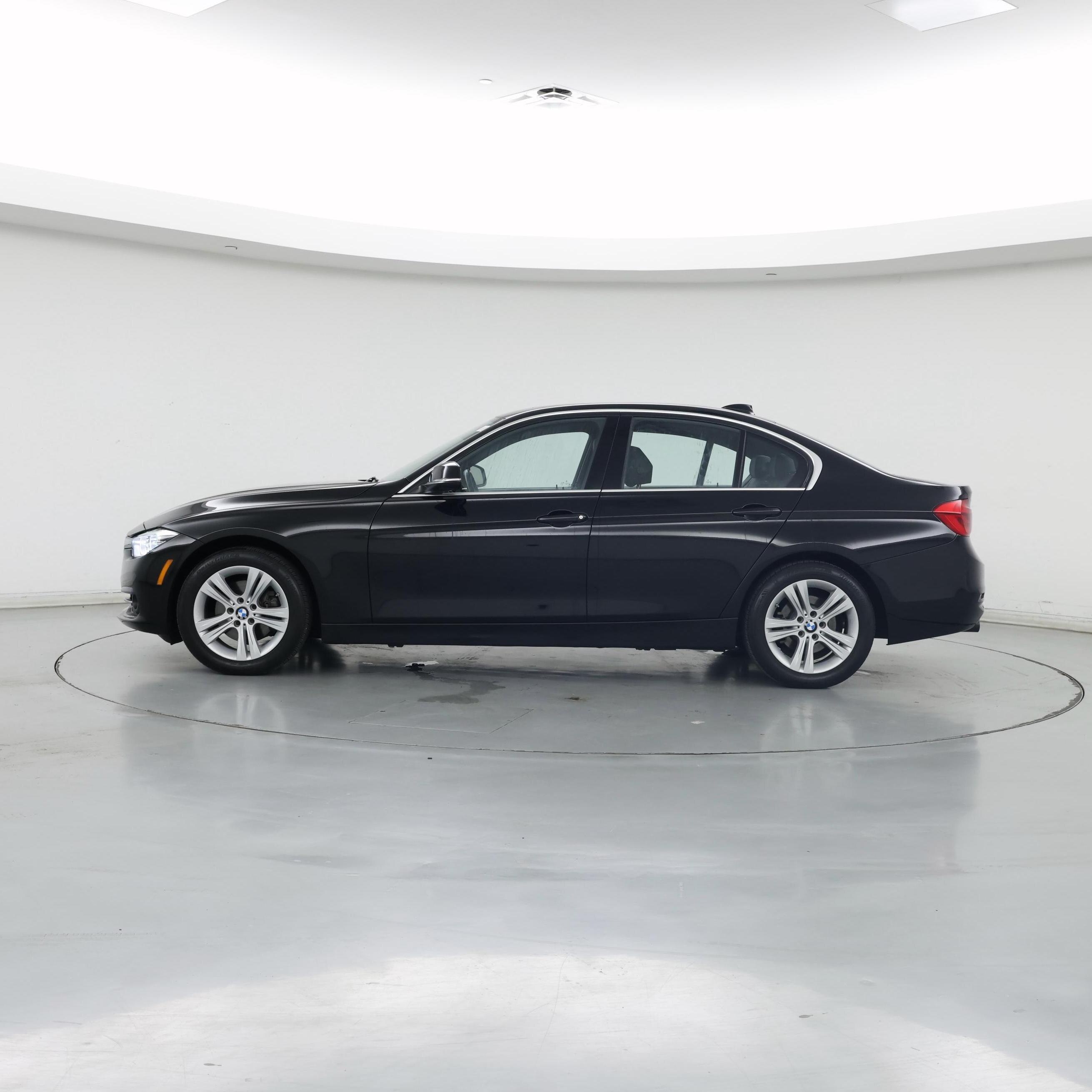 Thumbnail: 2018 BMW 3 Series - 3