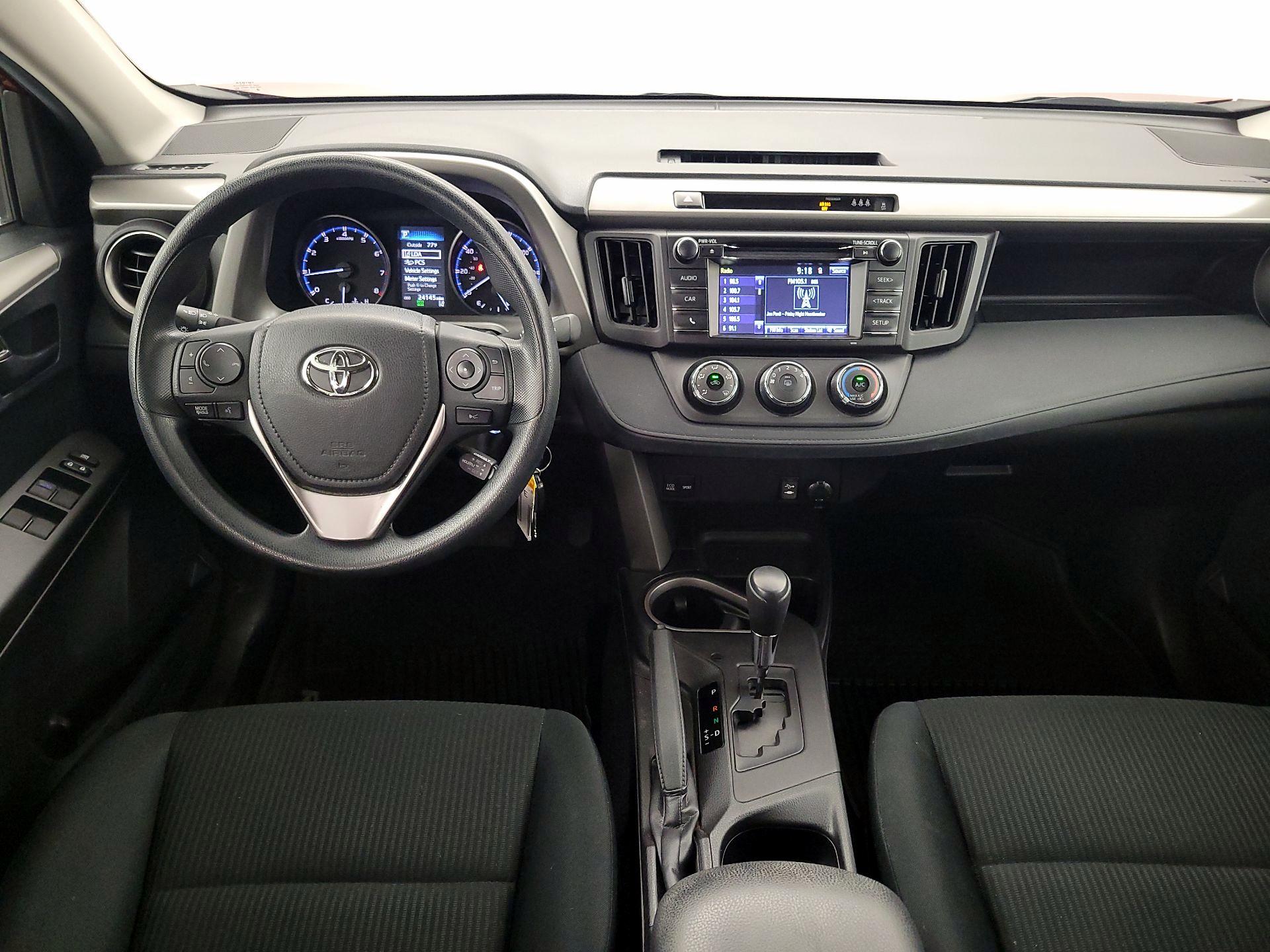Thumbnail: 2018 Toyota RAV4 - 9