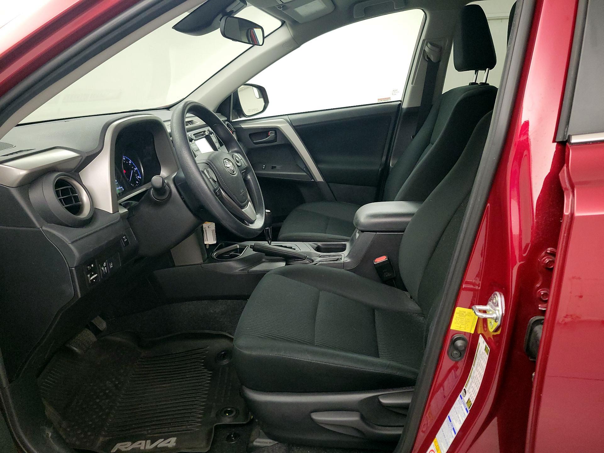 Thumbnail: 2018 Toyota RAV4 - 11