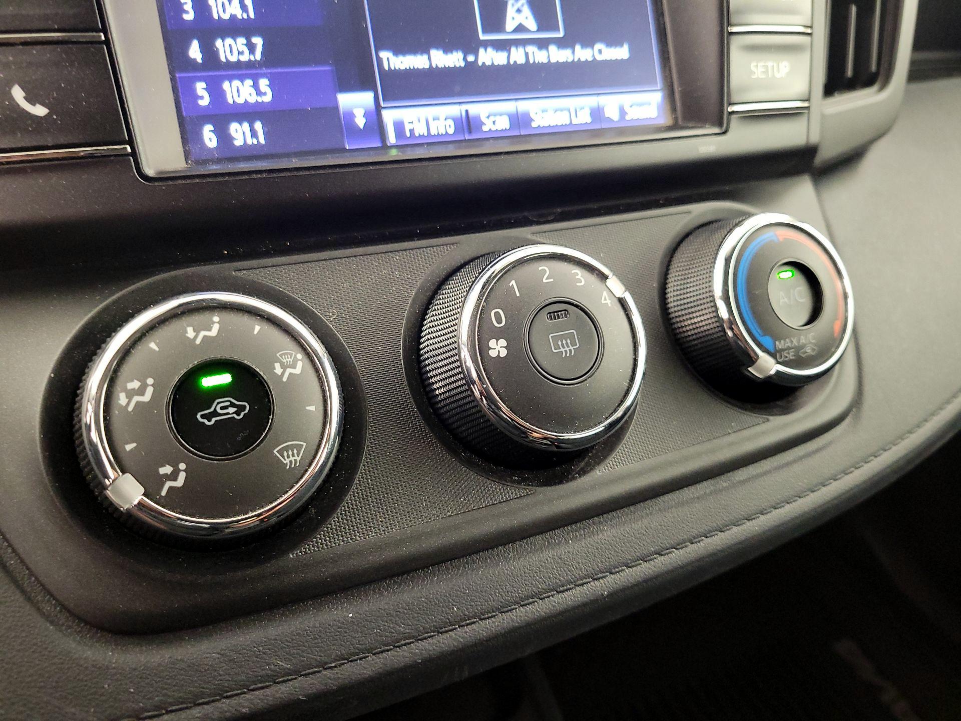Thumbnail: 2018 Toyota RAV4 - 16