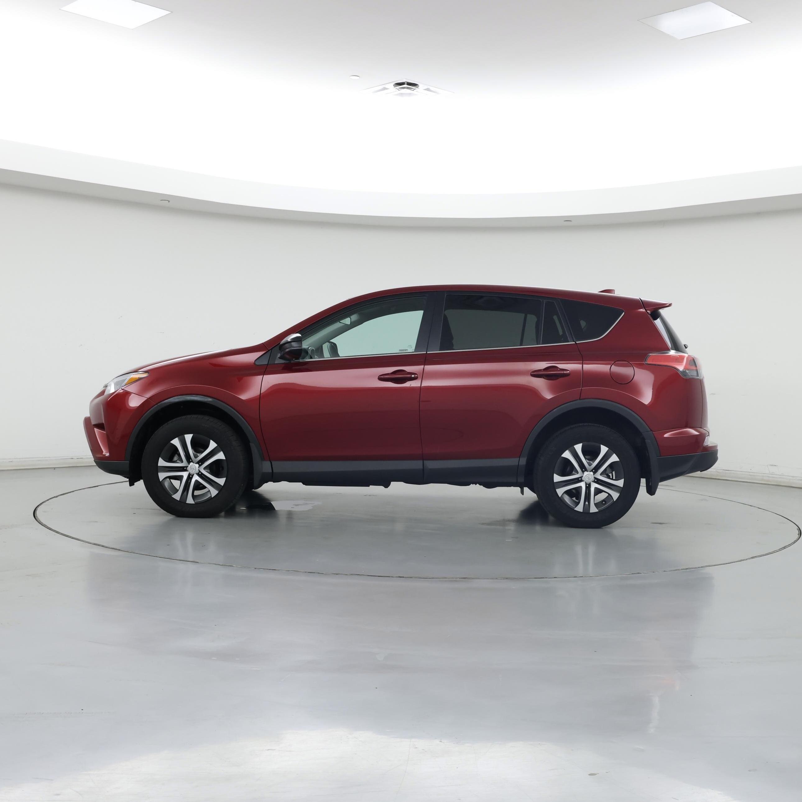 Thumbnail: 2018 Toyota RAV4 - 3