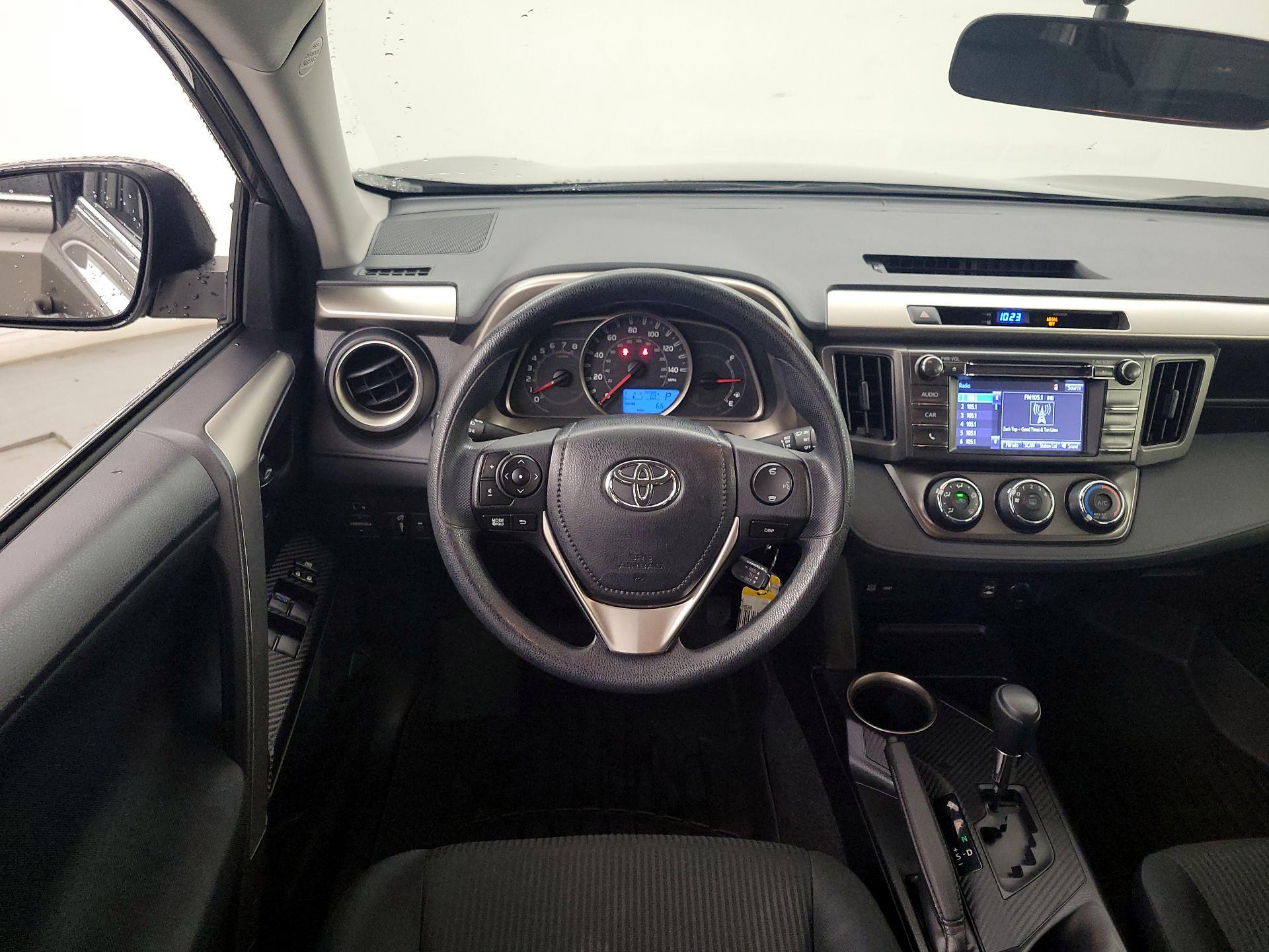 Thumbnail: 2015 Toyota RAV4 - 10