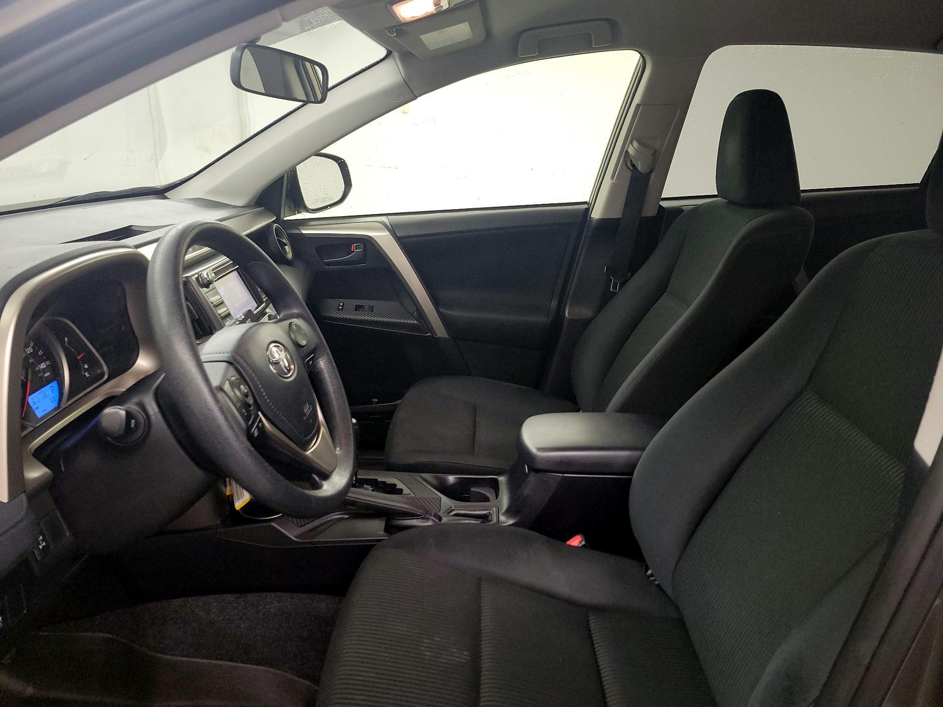 Thumbnail: 2015 Toyota RAV4 - 11