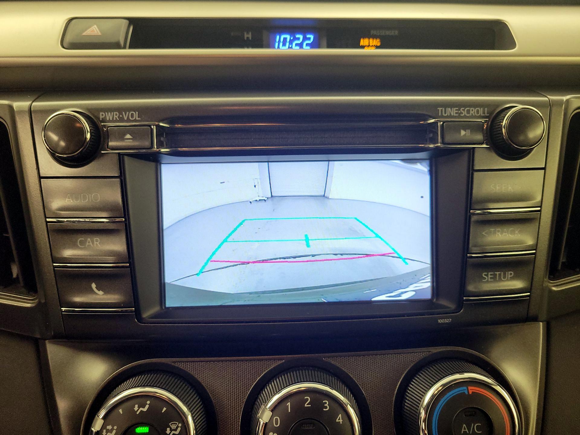 Thumbnail: 2015 Toyota RAV4 - 14