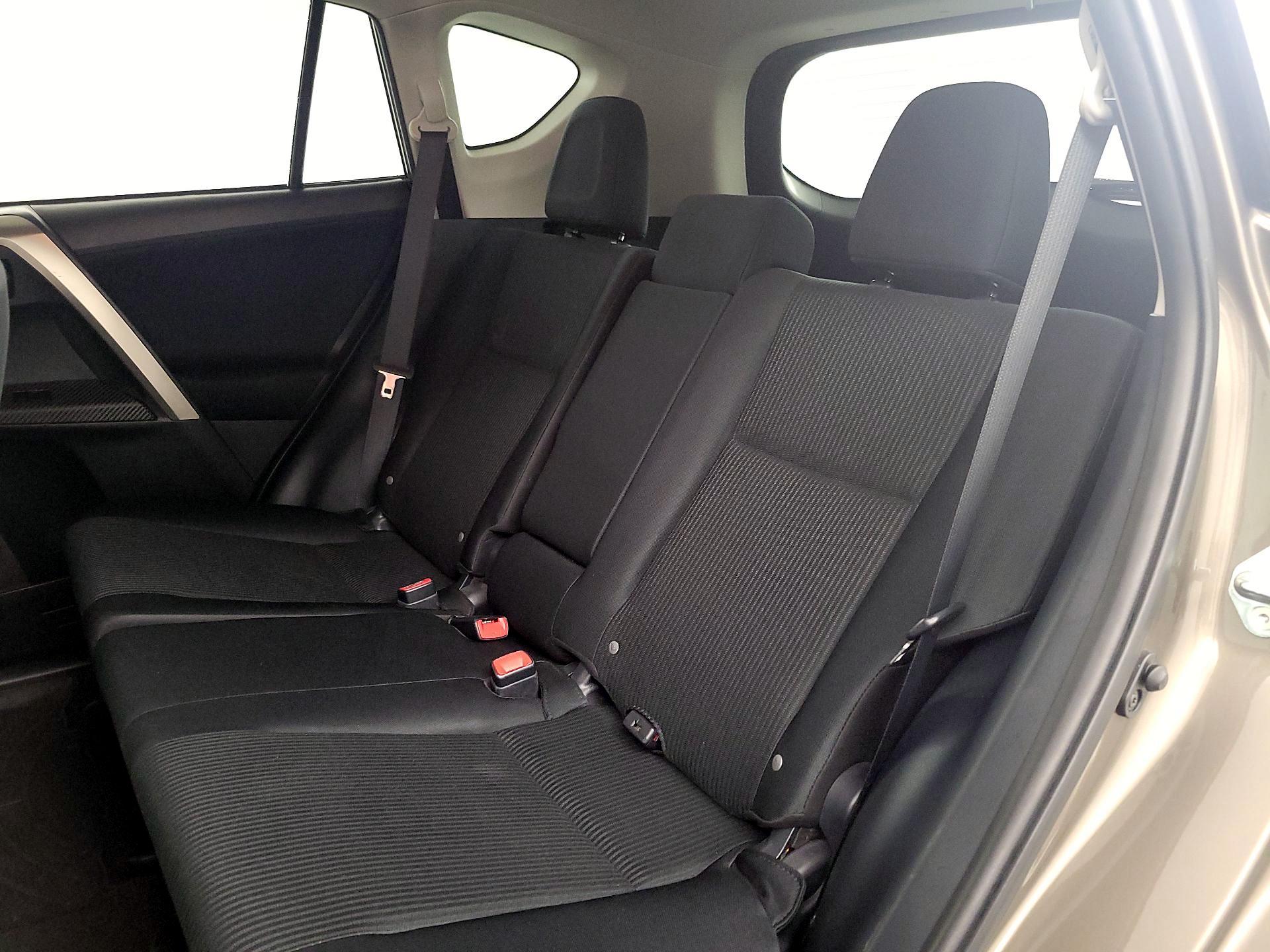 Thumbnail: 2015 Toyota RAV4 - 19