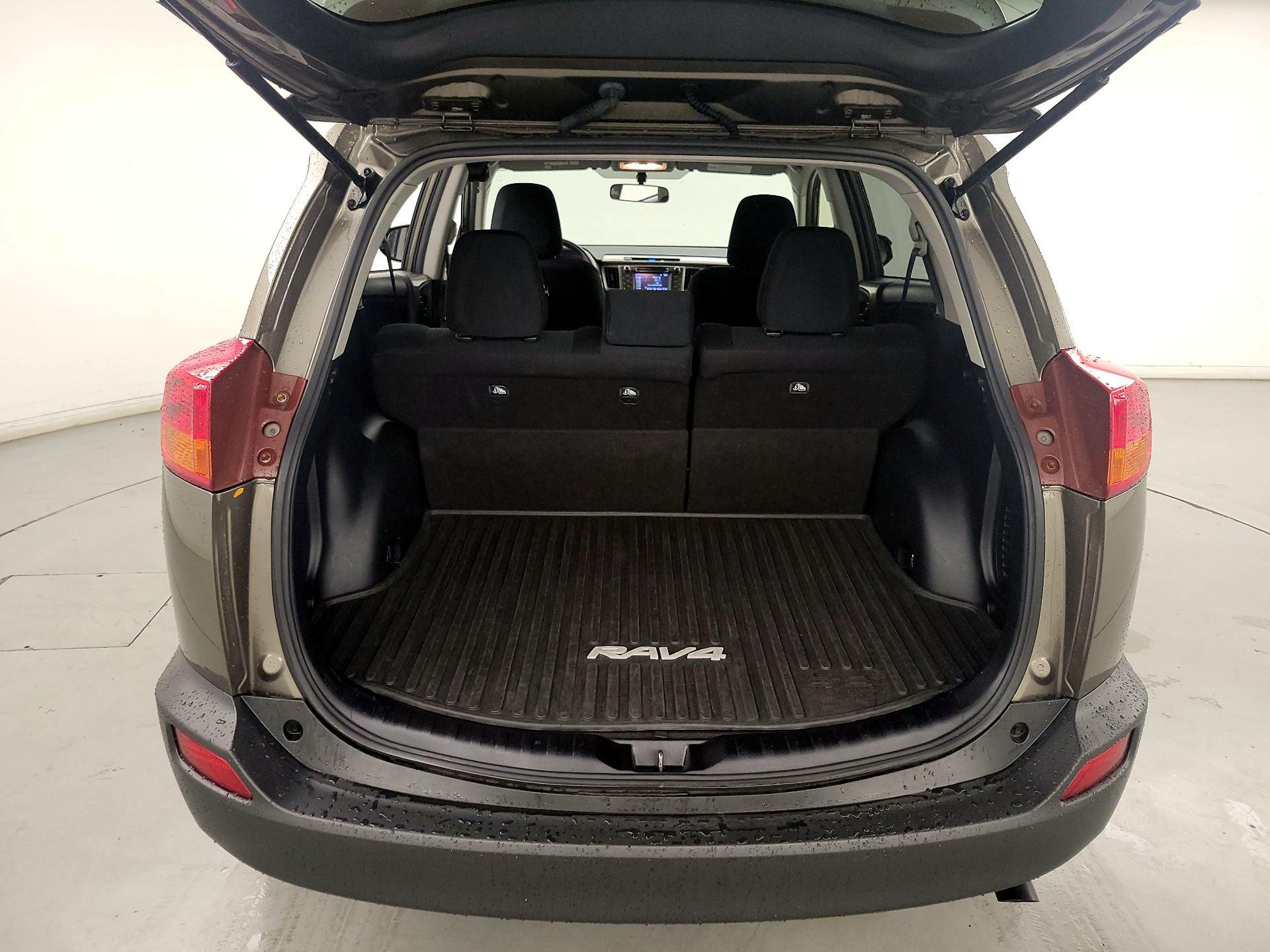 Thumbnail: 2015 Toyota RAV4 - 20