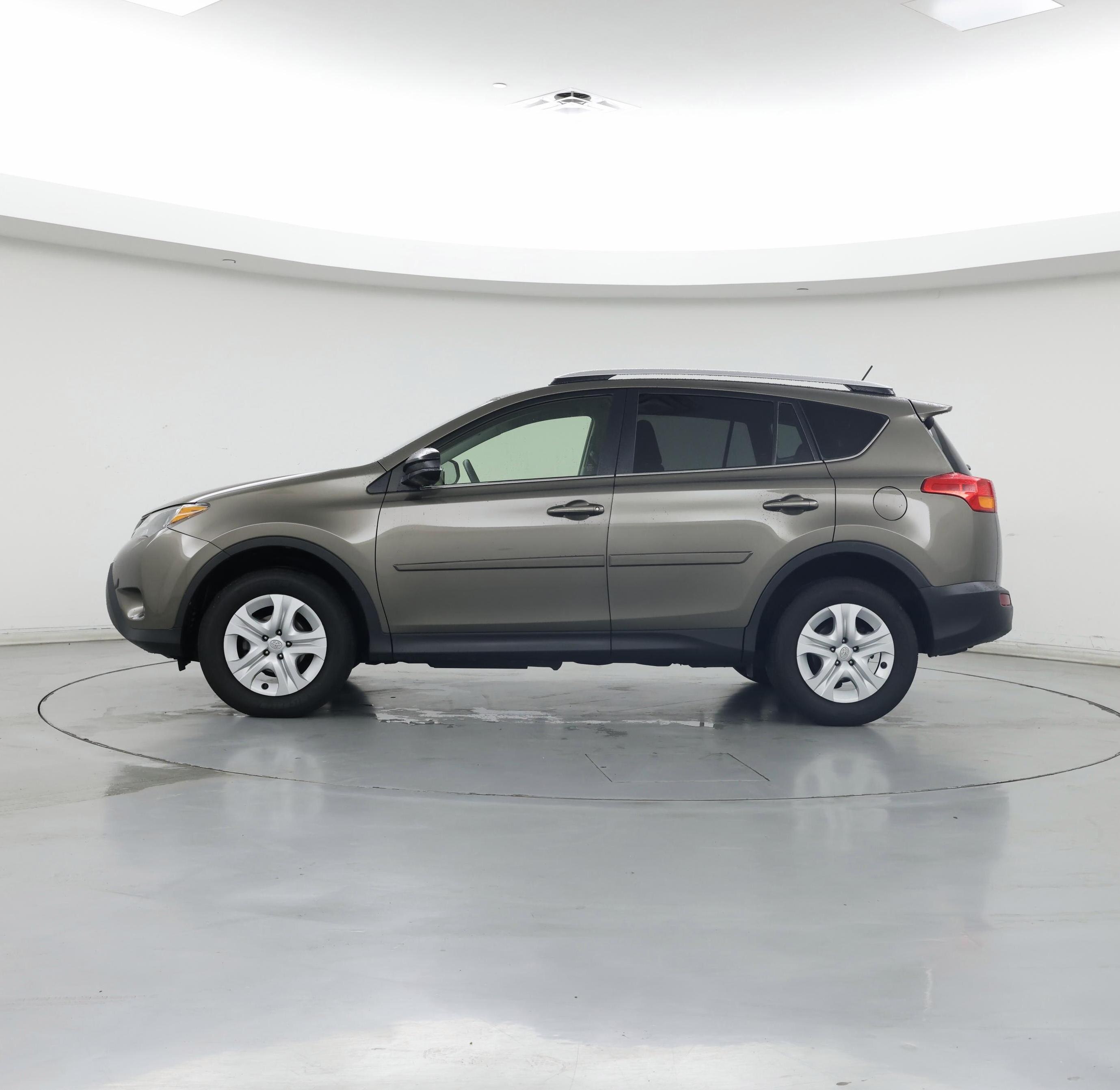 Thumbnail: 2015 Toyota RAV4 - 3