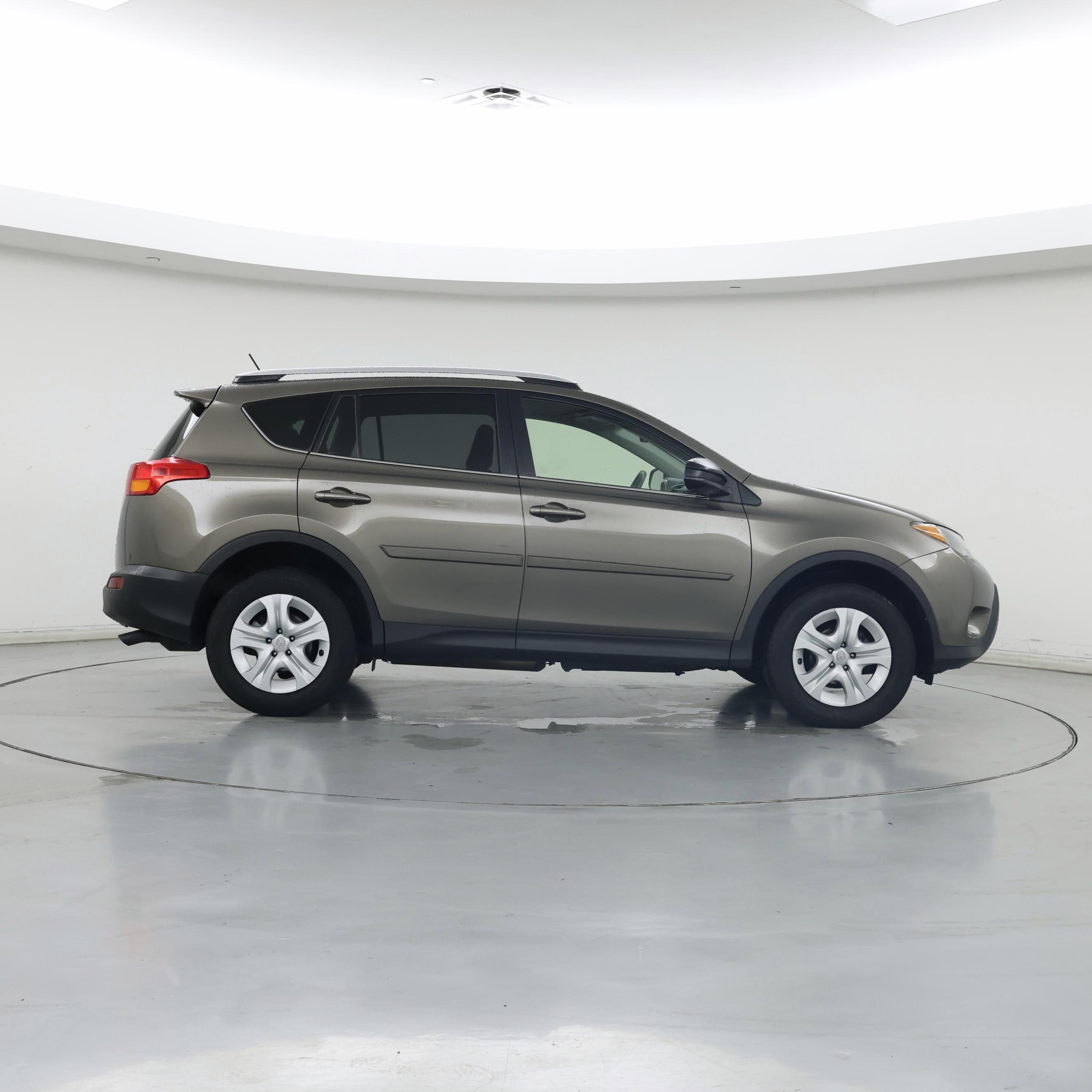Thumbnail: 2015 Toyota RAV4 - 7