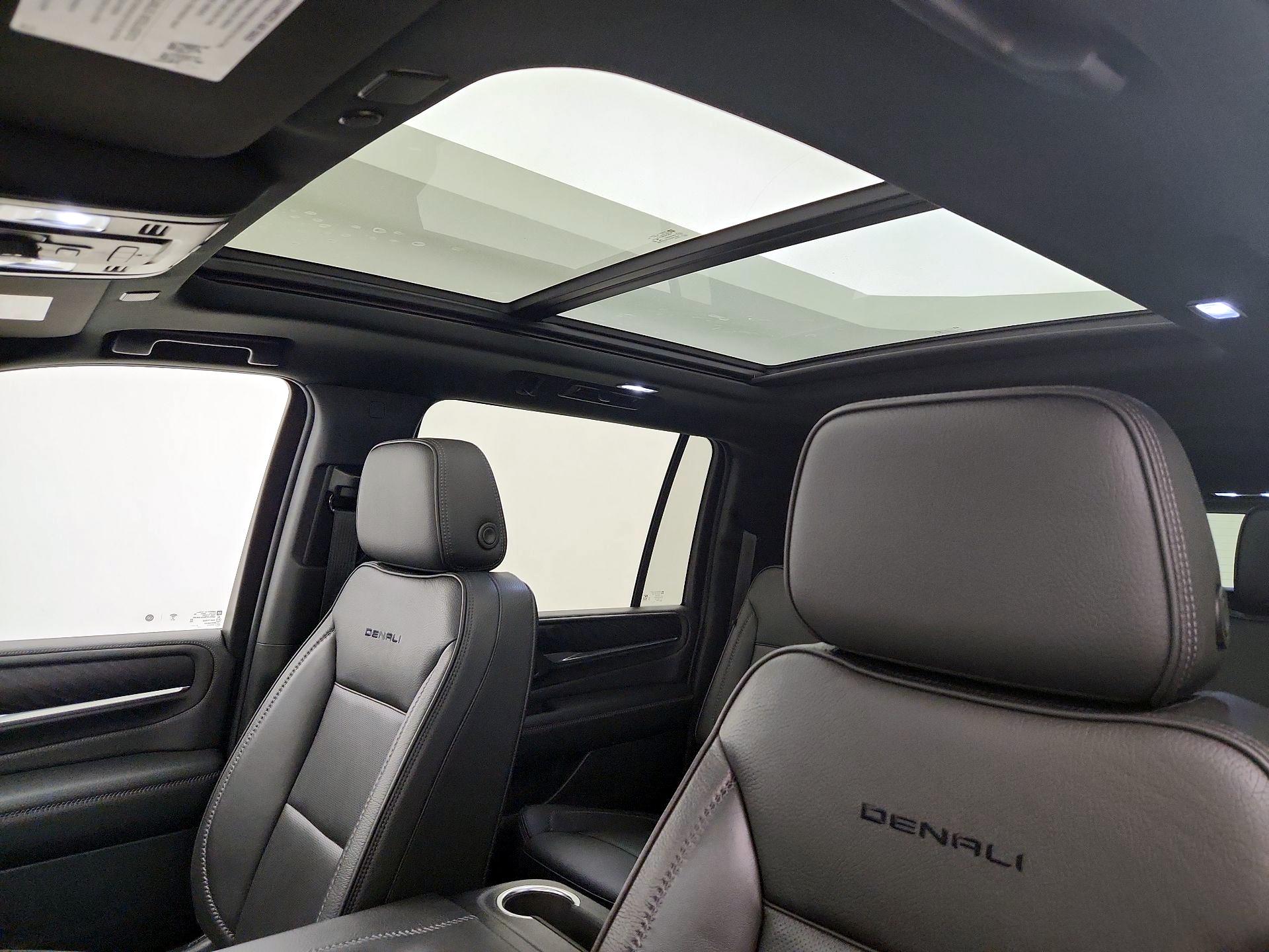 Thumbnail: 2022 GMC Yukon XL - 20