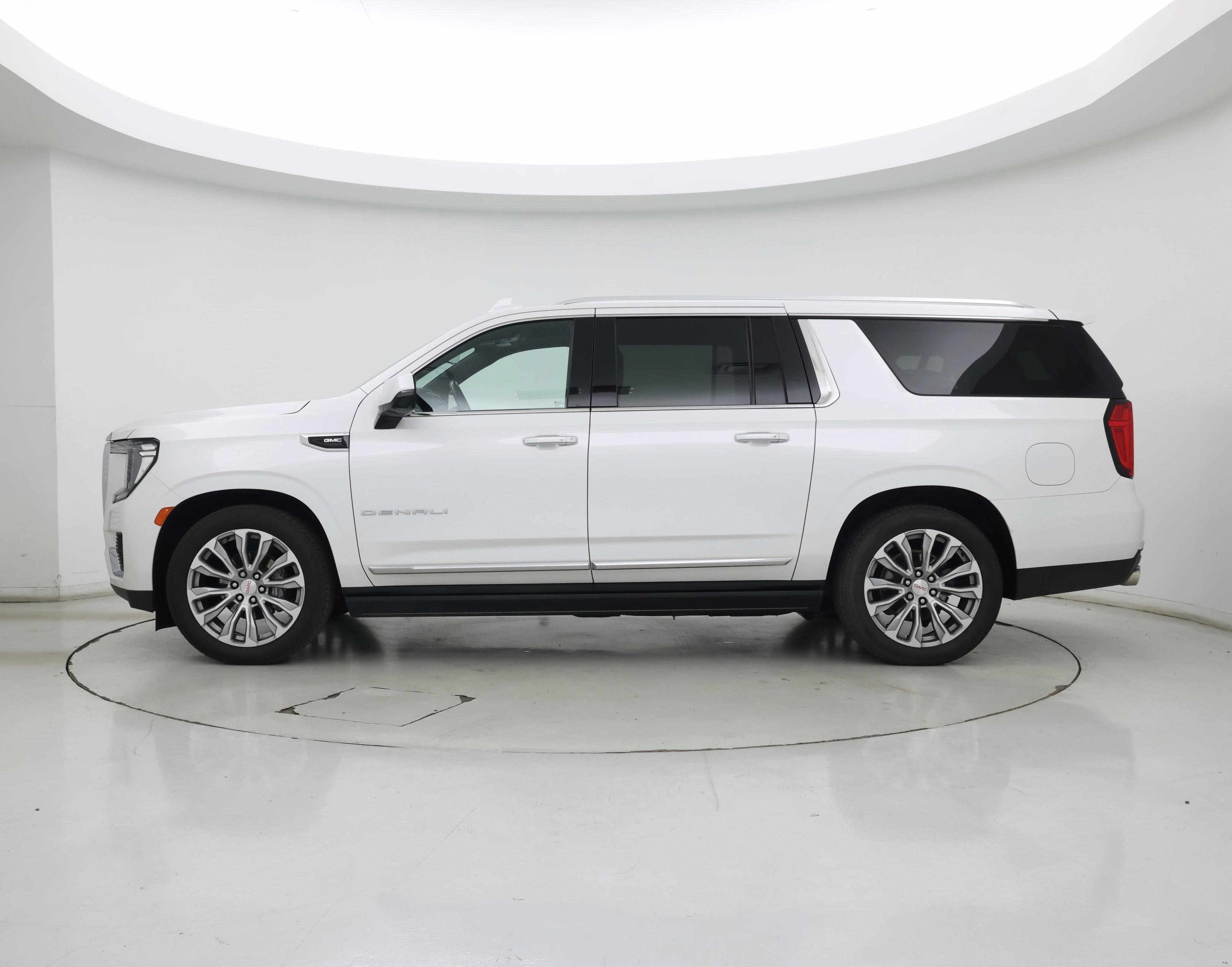 Thumbnail: 2022 GMC Yukon XL - 3