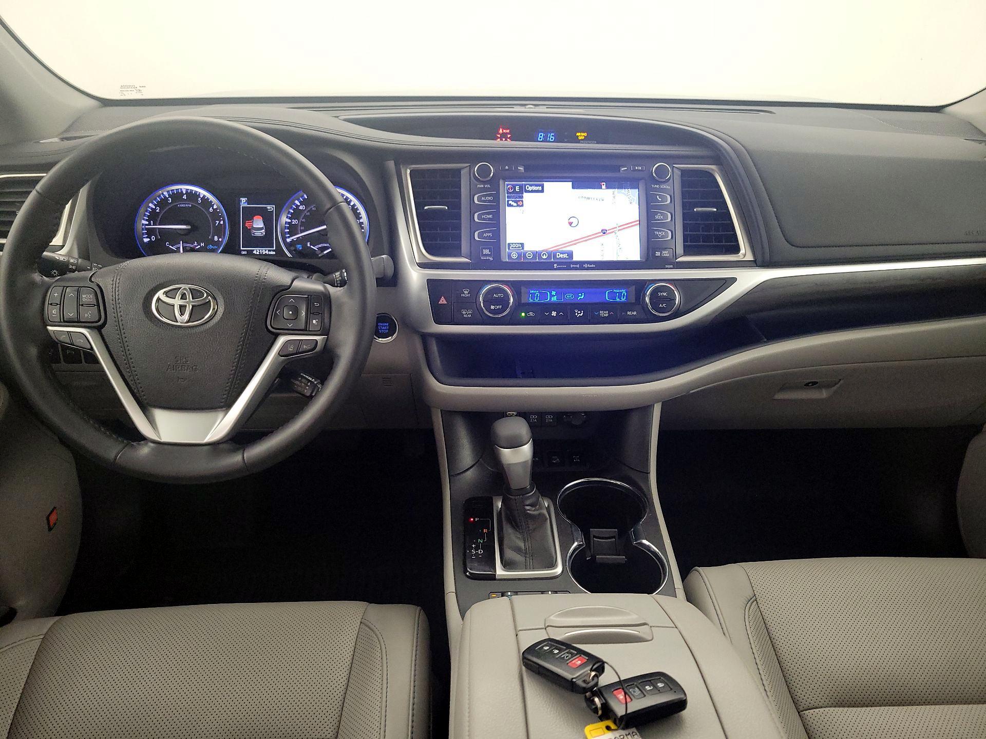 Thumbnail: 2019 Toyota Highlander - 9