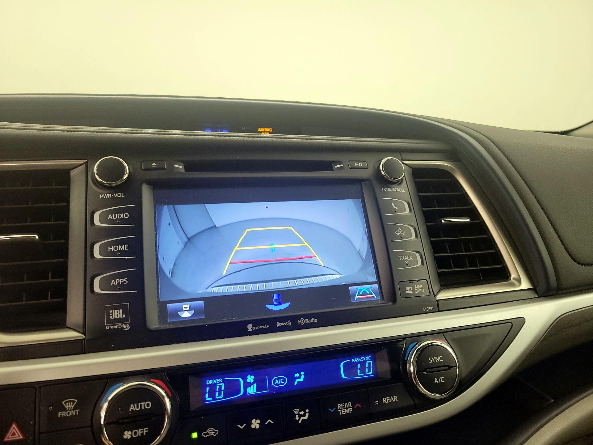 Thumbnail: 2019 Toyota Highlander - 15