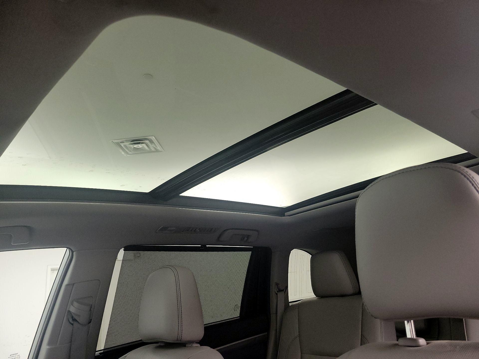 Thumbnail: 2019 Toyota Highlander - 20