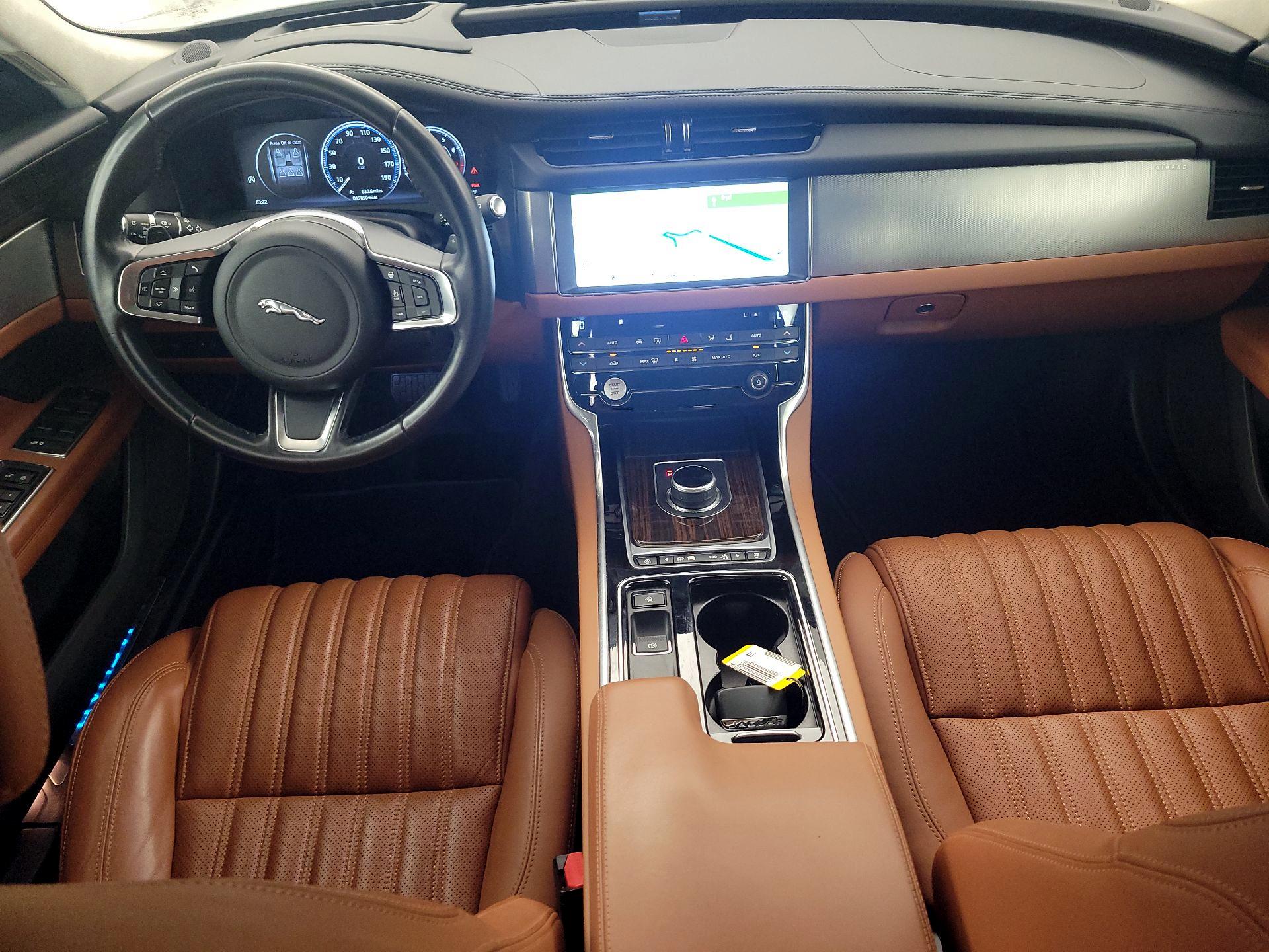 Thumbnail: 2018 Jaguar XF - 9