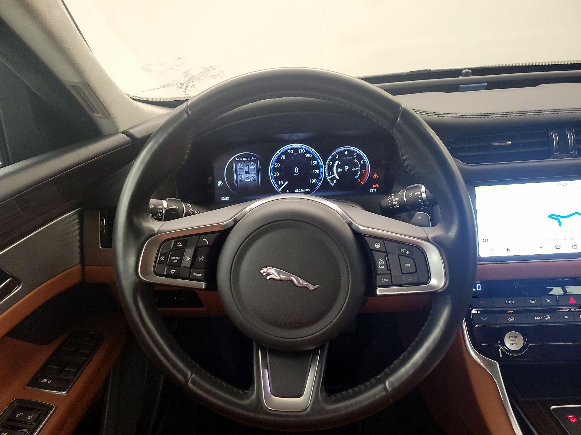 Thumbnail: 2018 Jaguar XF - 10