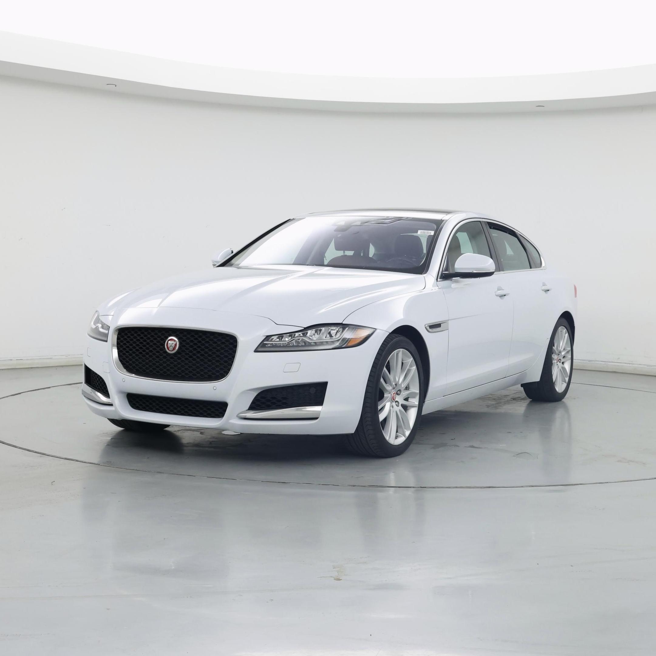 Thumbnail: 2018 Jaguar XF - 4