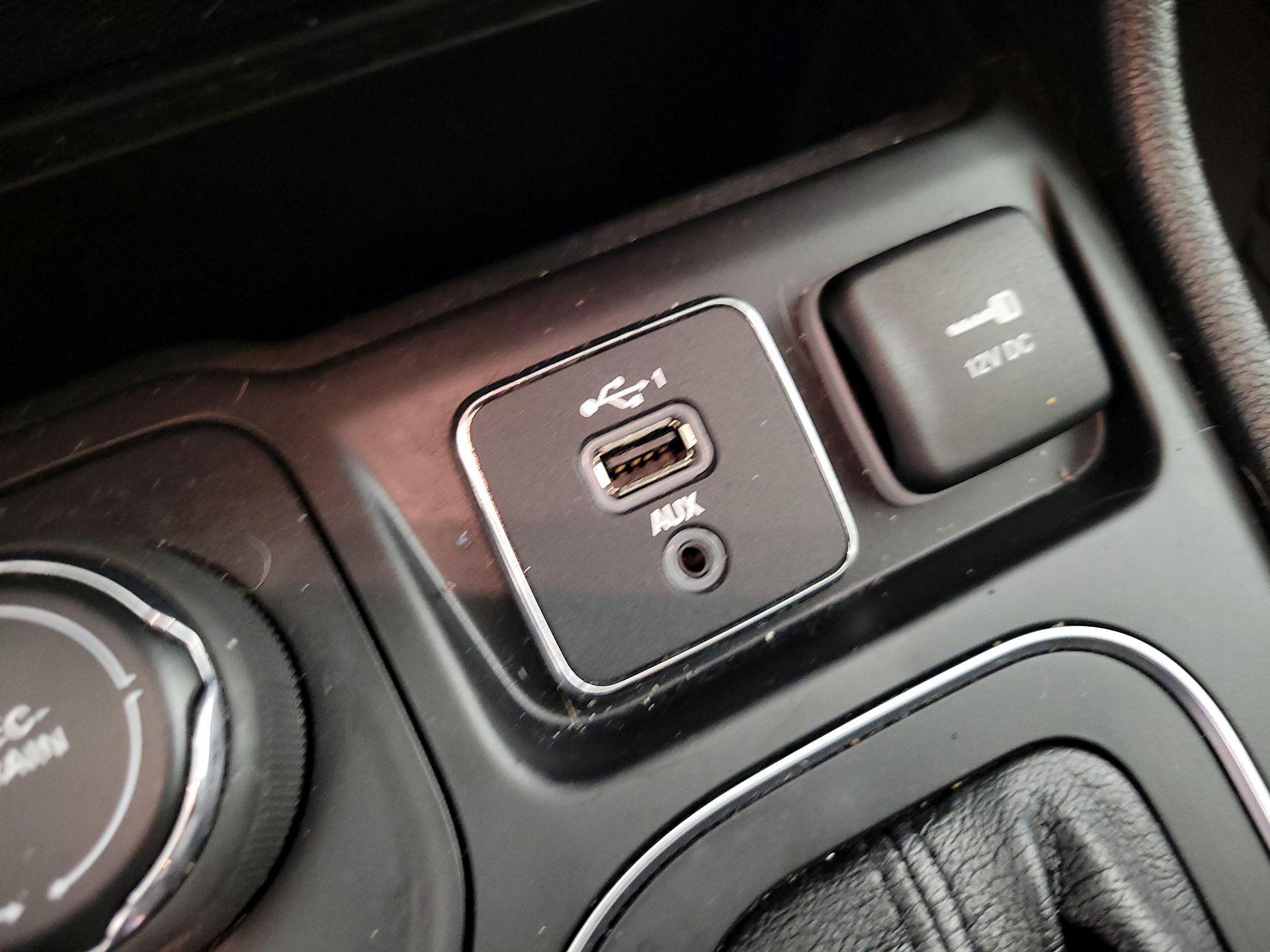 Thumbnail: 2020 Jeep Cherokee - 18