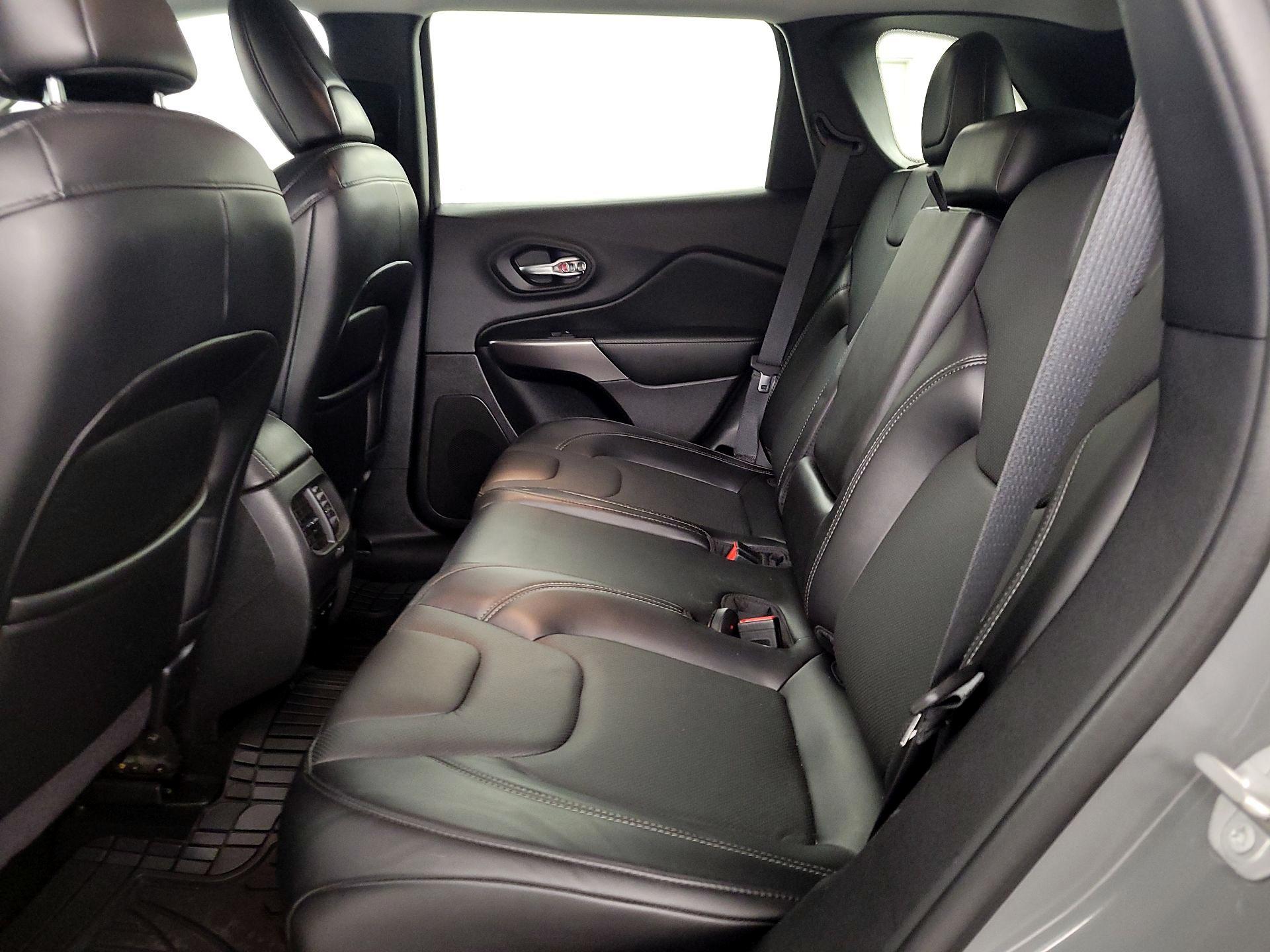 Thumbnail: 2020 Jeep Cherokee - 19