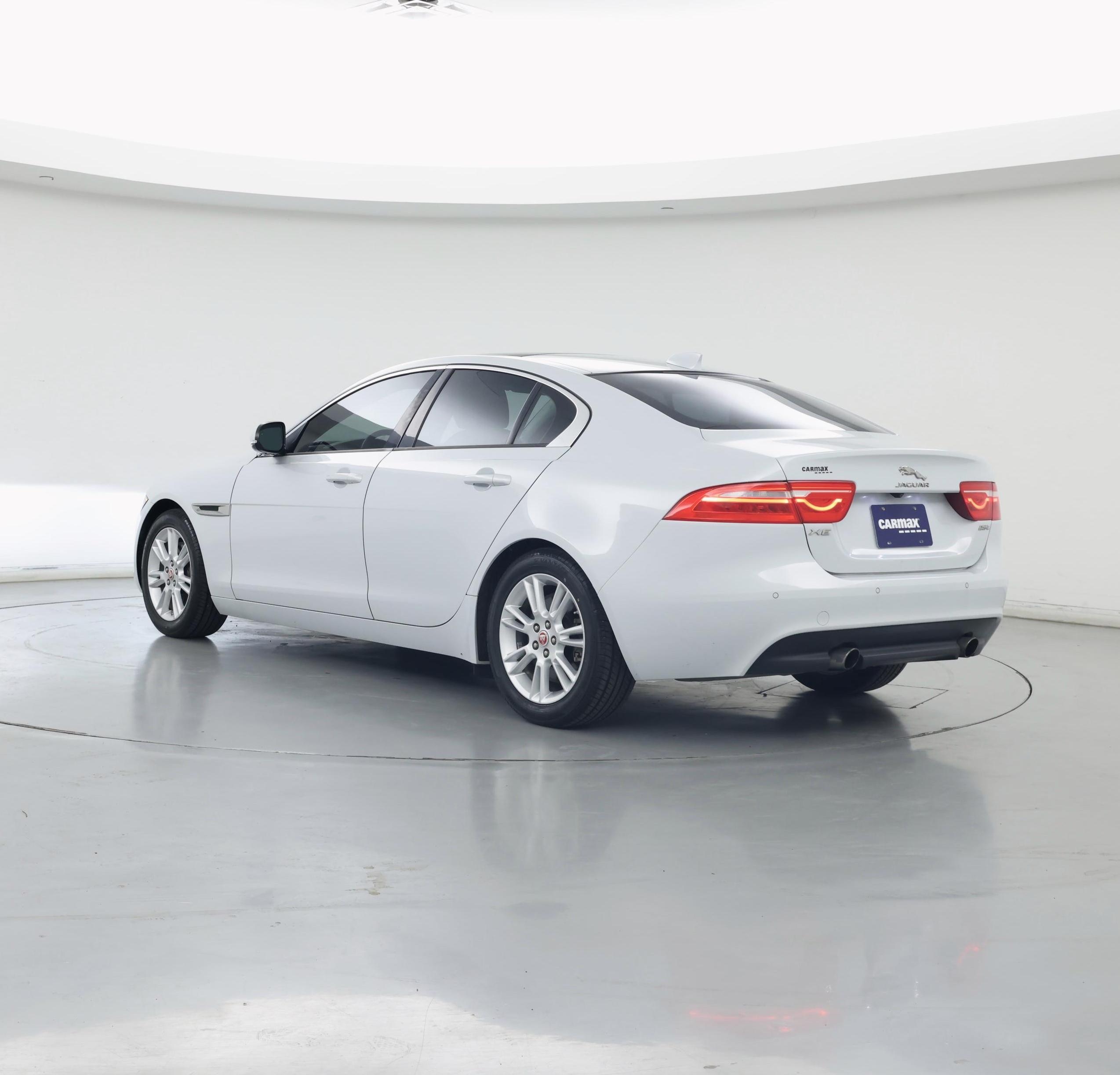 Thumbnail: 2017 Jaguar XE - 2