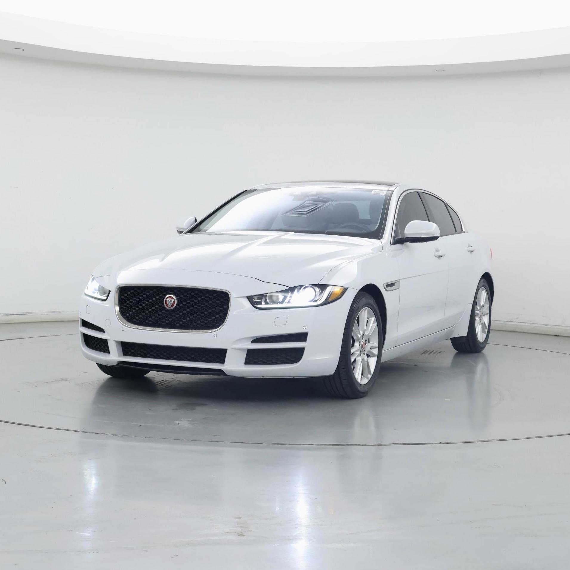 Thumbnail: 2017 Jaguar XE - 4