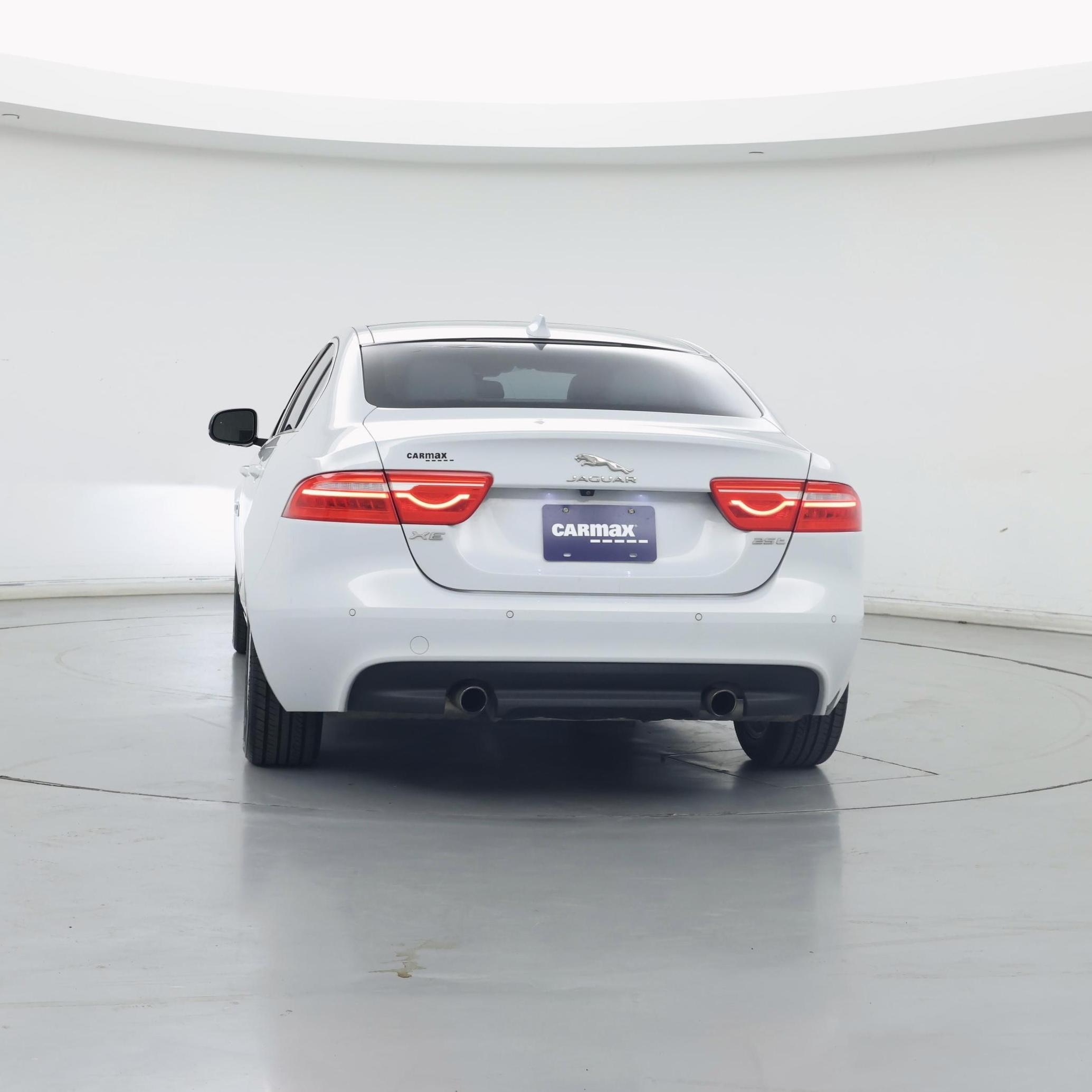 Thumbnail: 2017 Jaguar XE - 6