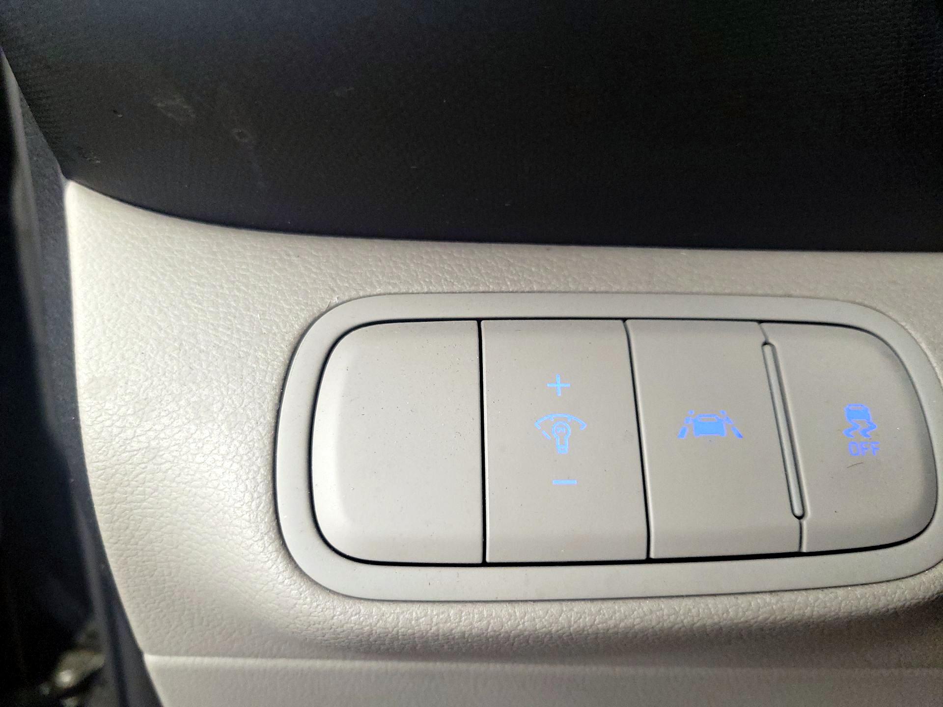 Thumbnail: 2021 Hyundai Venue - 13