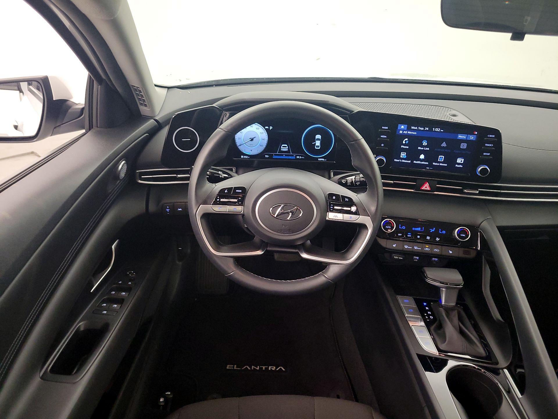 Thumbnail: 2022 Hyundai Elantra - 10