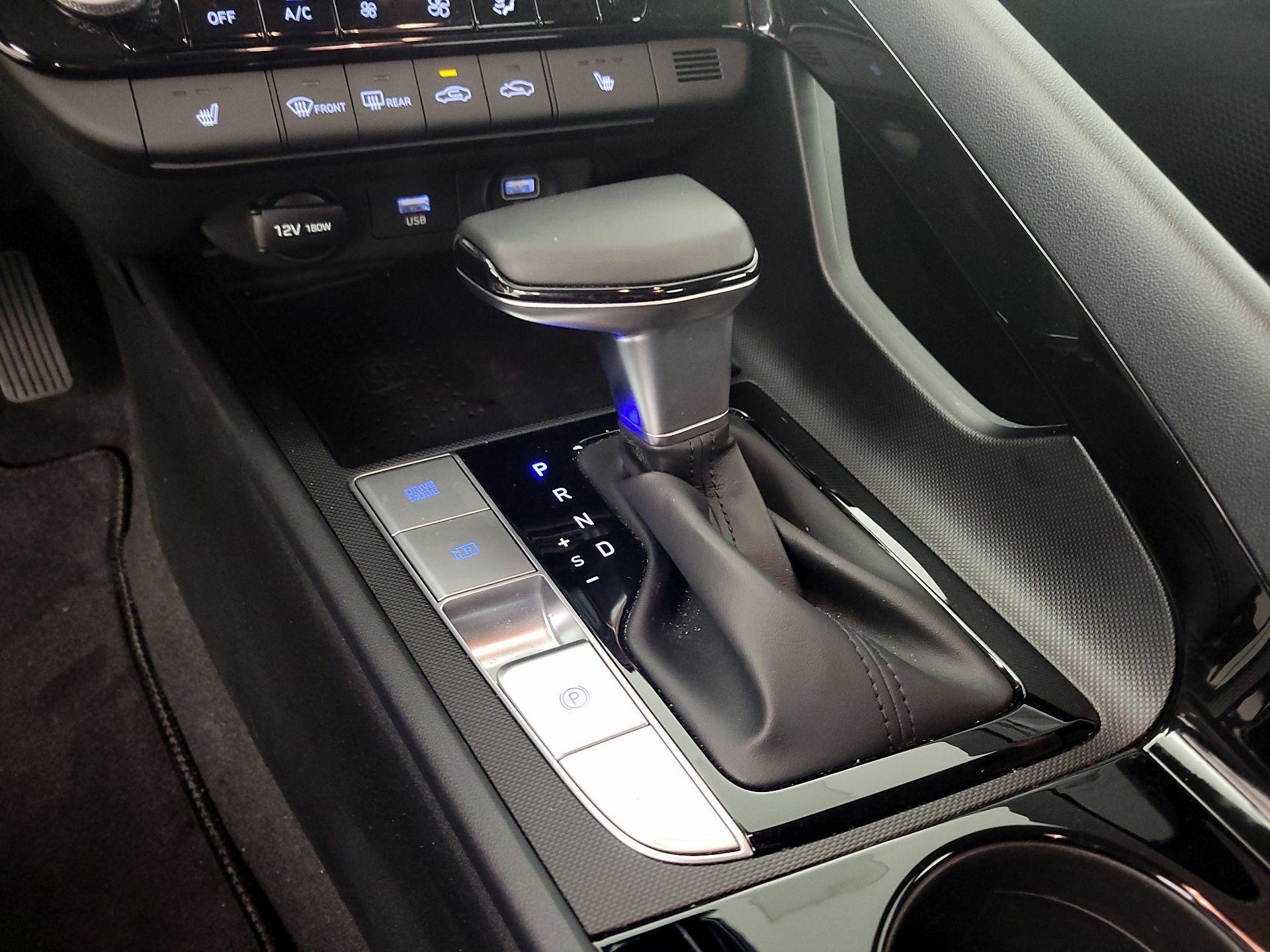 Thumbnail: 2022 Hyundai Elantra - 17