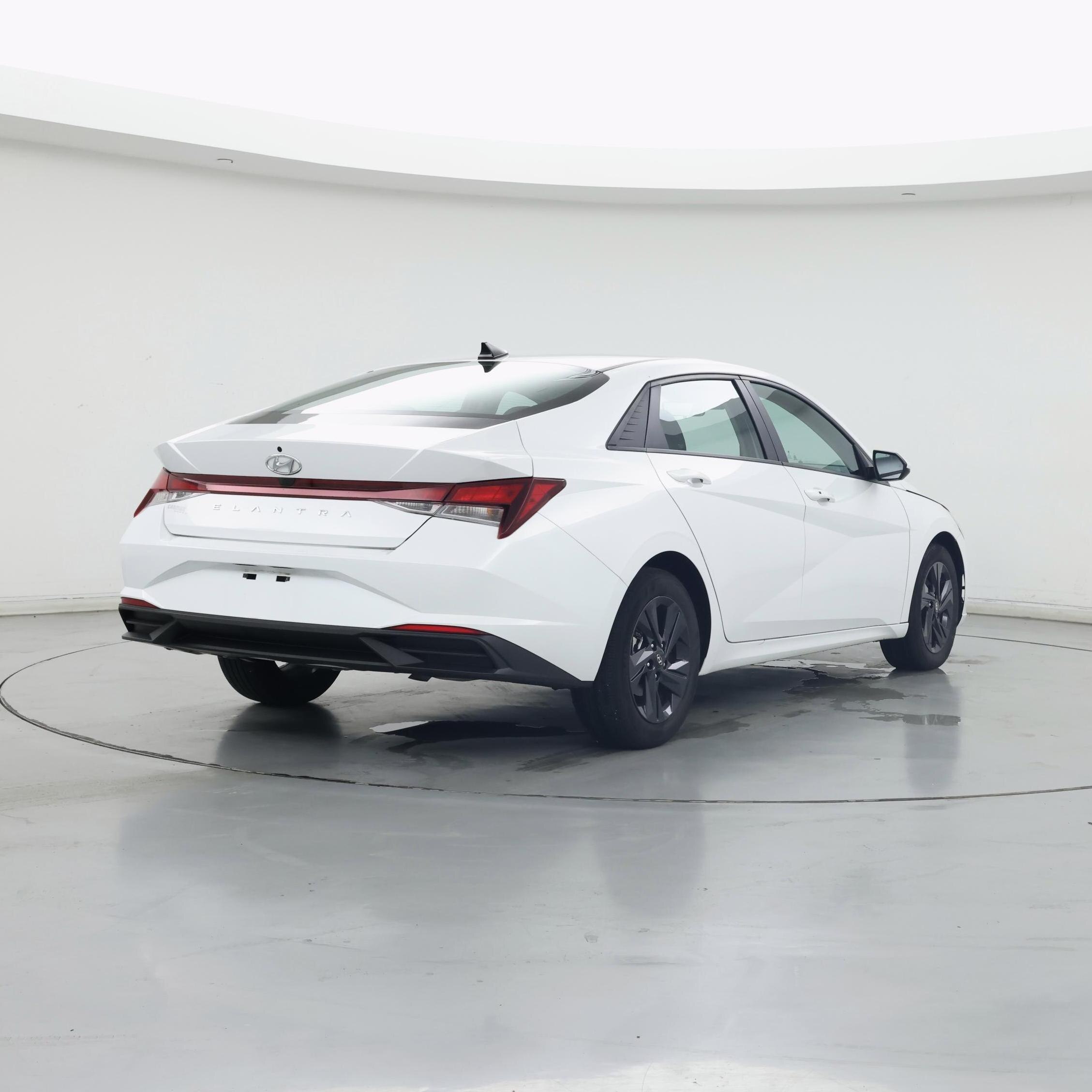 Thumbnail: 2022 Hyundai Elantra - 8