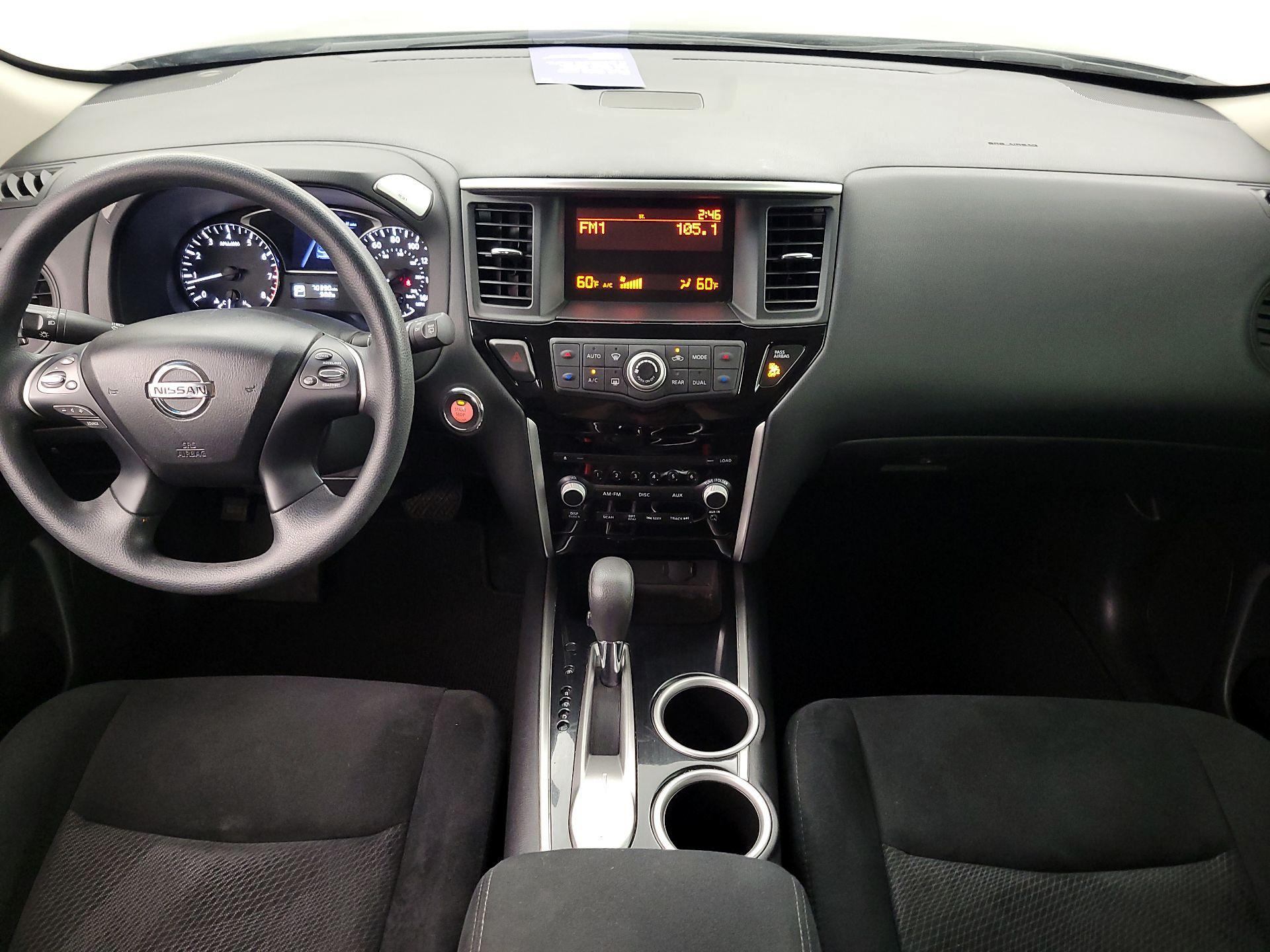 Thumbnail: 2015 Nissan Pathfinder - 9