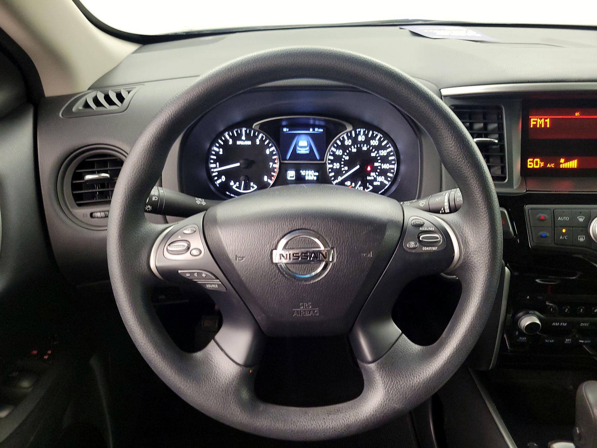 Thumbnail: 2015 Nissan Pathfinder - 10