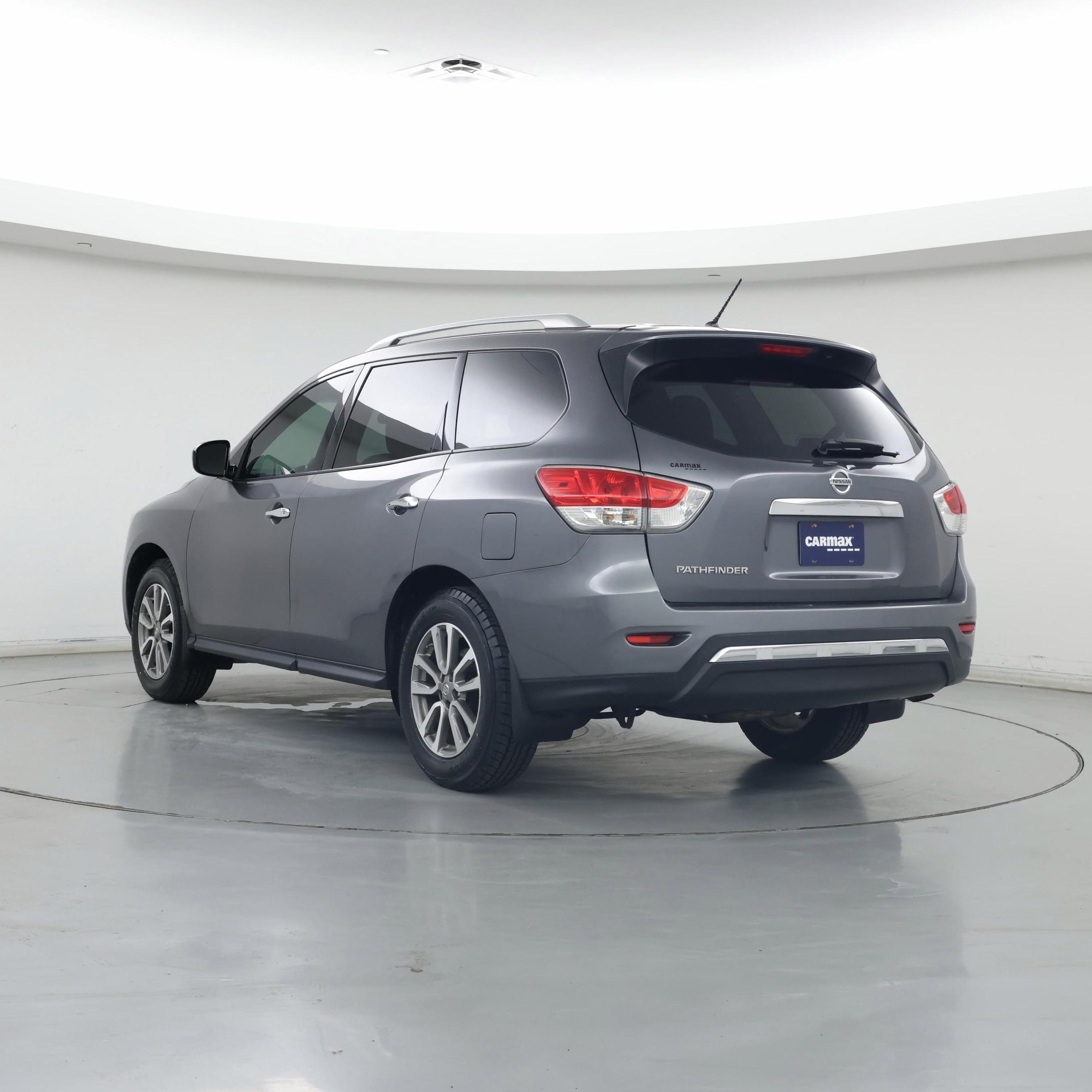 Thumbnail: 2015 Nissan Pathfinder - 2