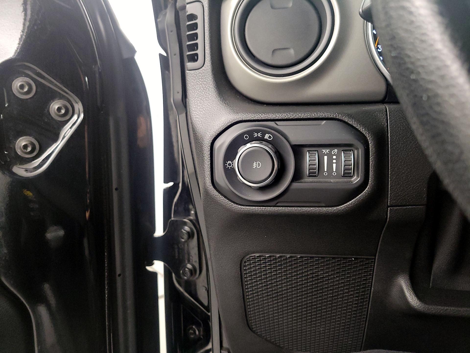 Thumbnail: 2021 Jeep Wrangler - 13