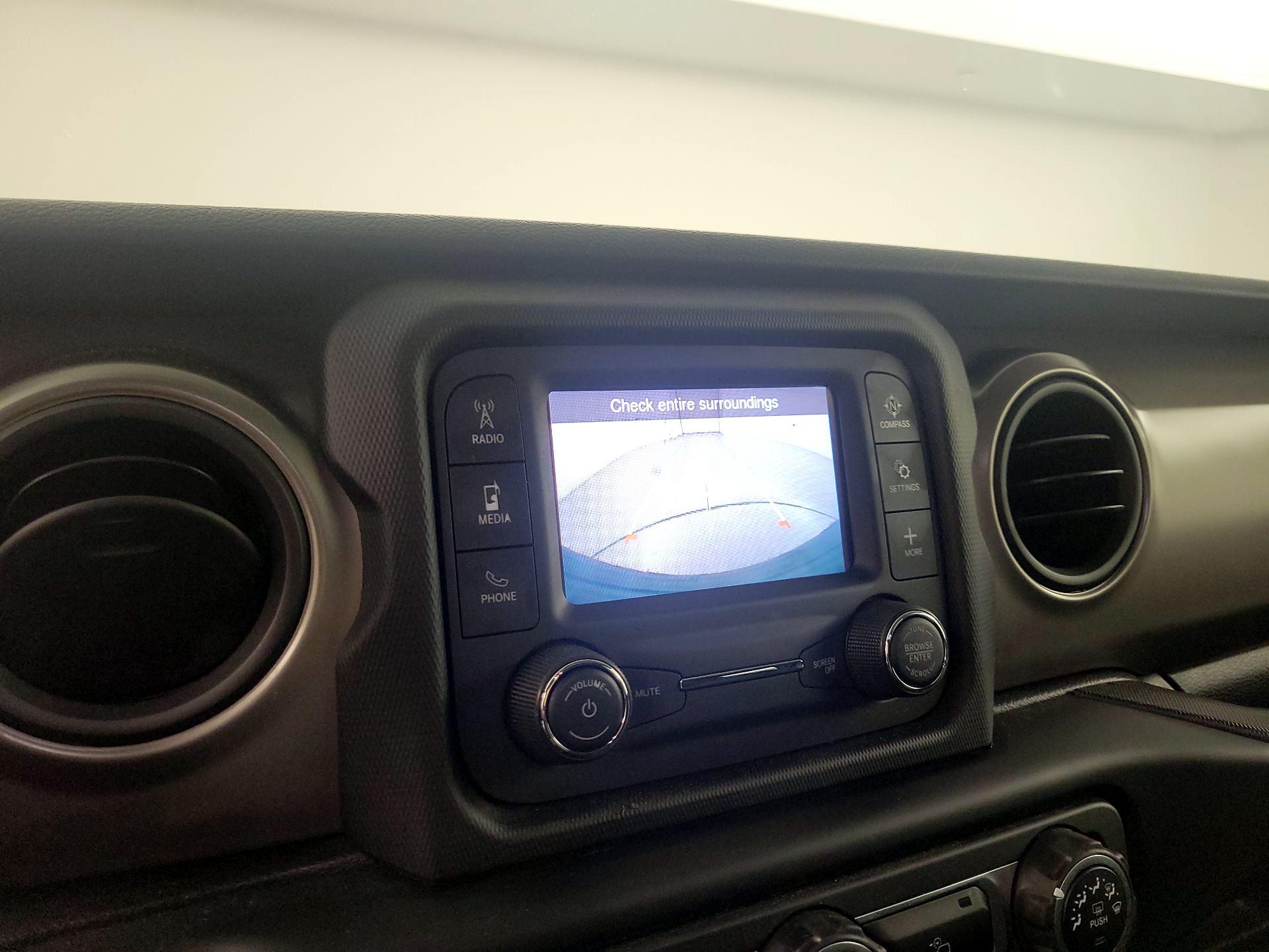 Thumbnail: 2021 Jeep Wrangler - 14