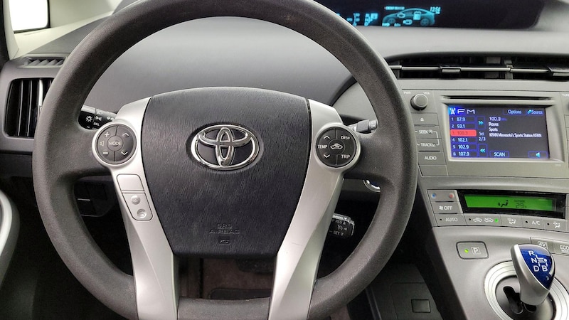 2015 Toyota Prius Two 10