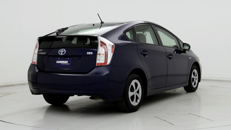 2015 Toyota Prius Two 8