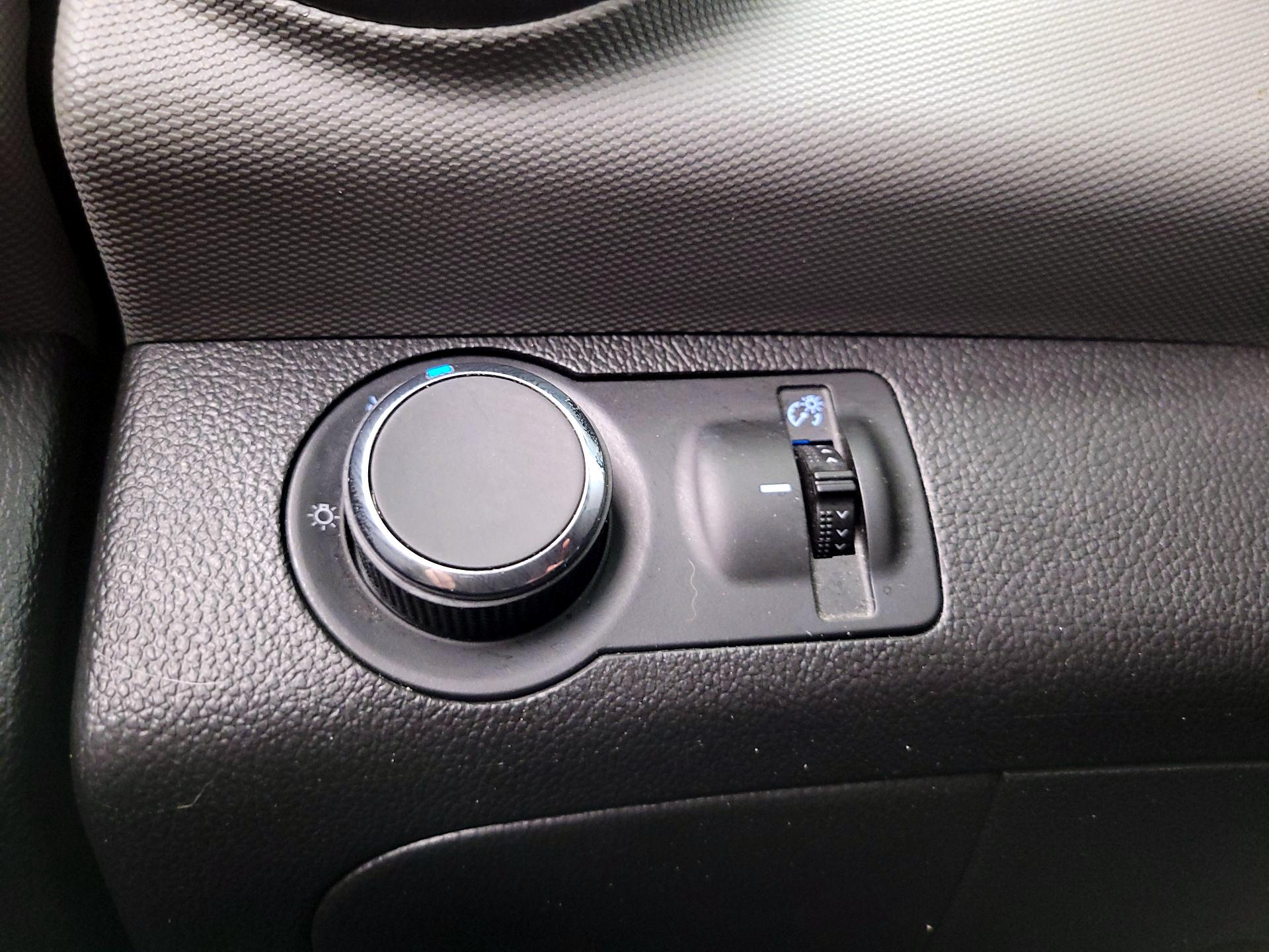 Thumbnail: 2014 Chevrolet Sonic - 13