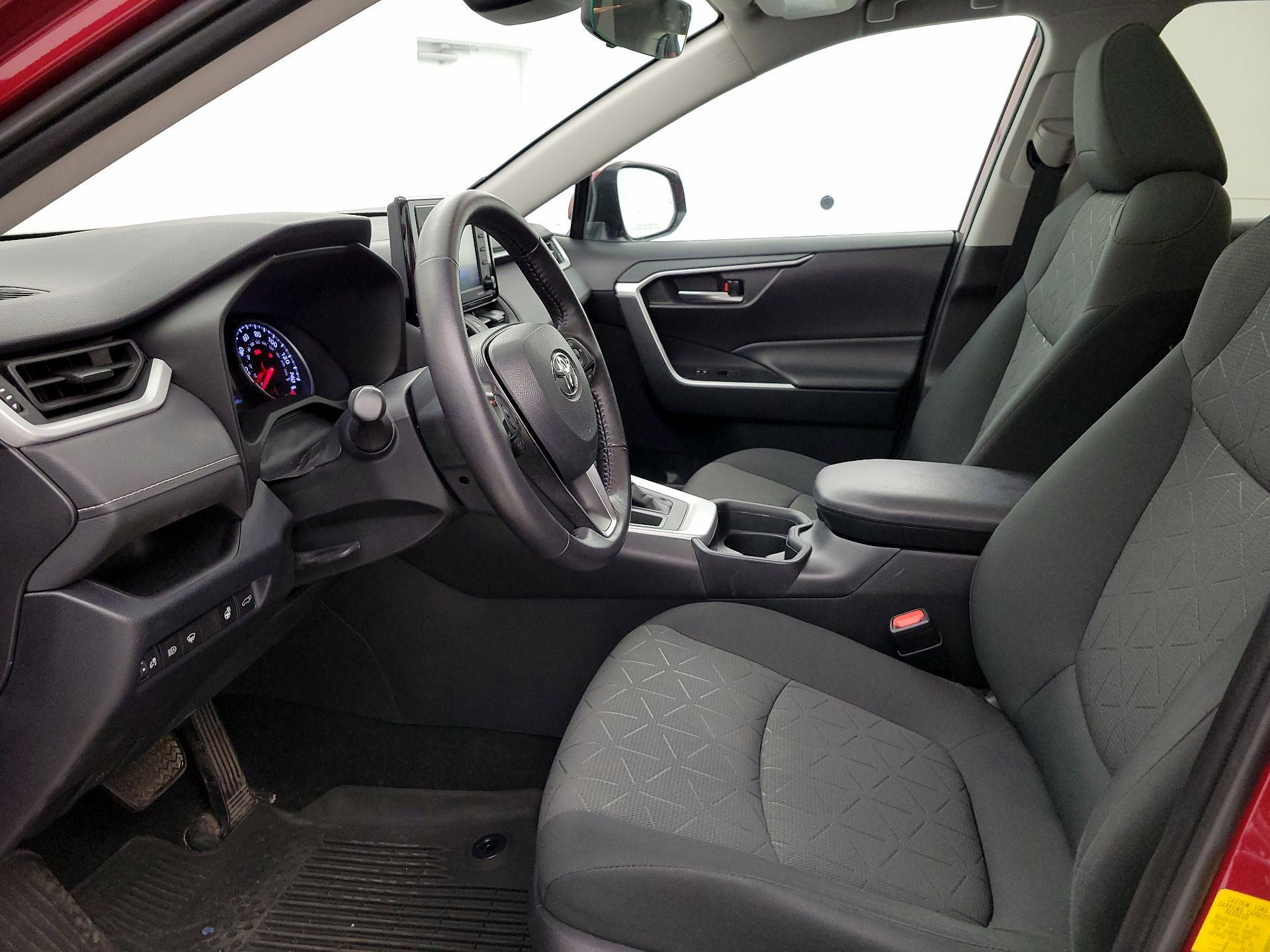 Thumbnail: 2020 Toyota RAV4 - 11