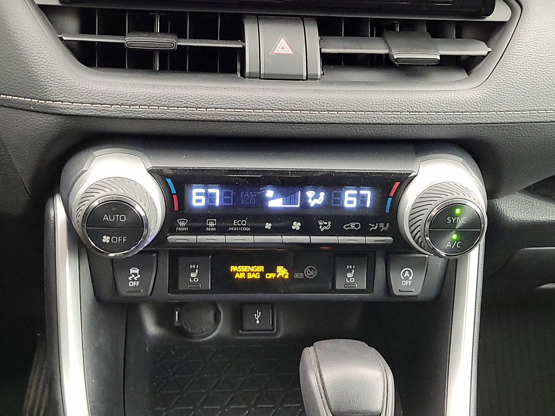 Thumbnail: 2020 Toyota RAV4 - 16