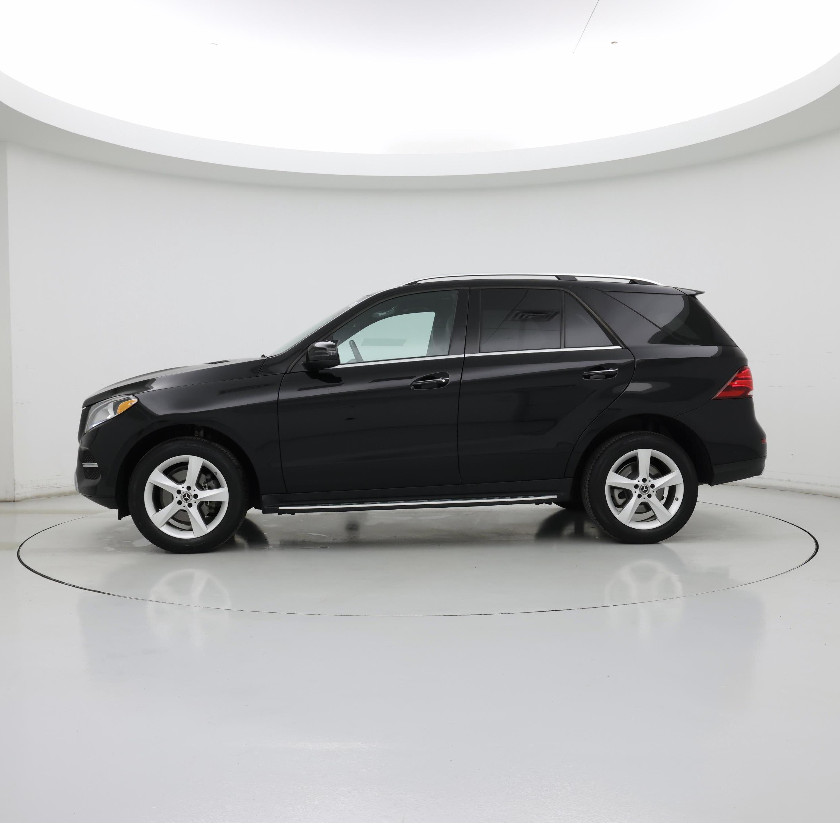 Thumbnail: 2017 Mercedes-Benz GLE - 3