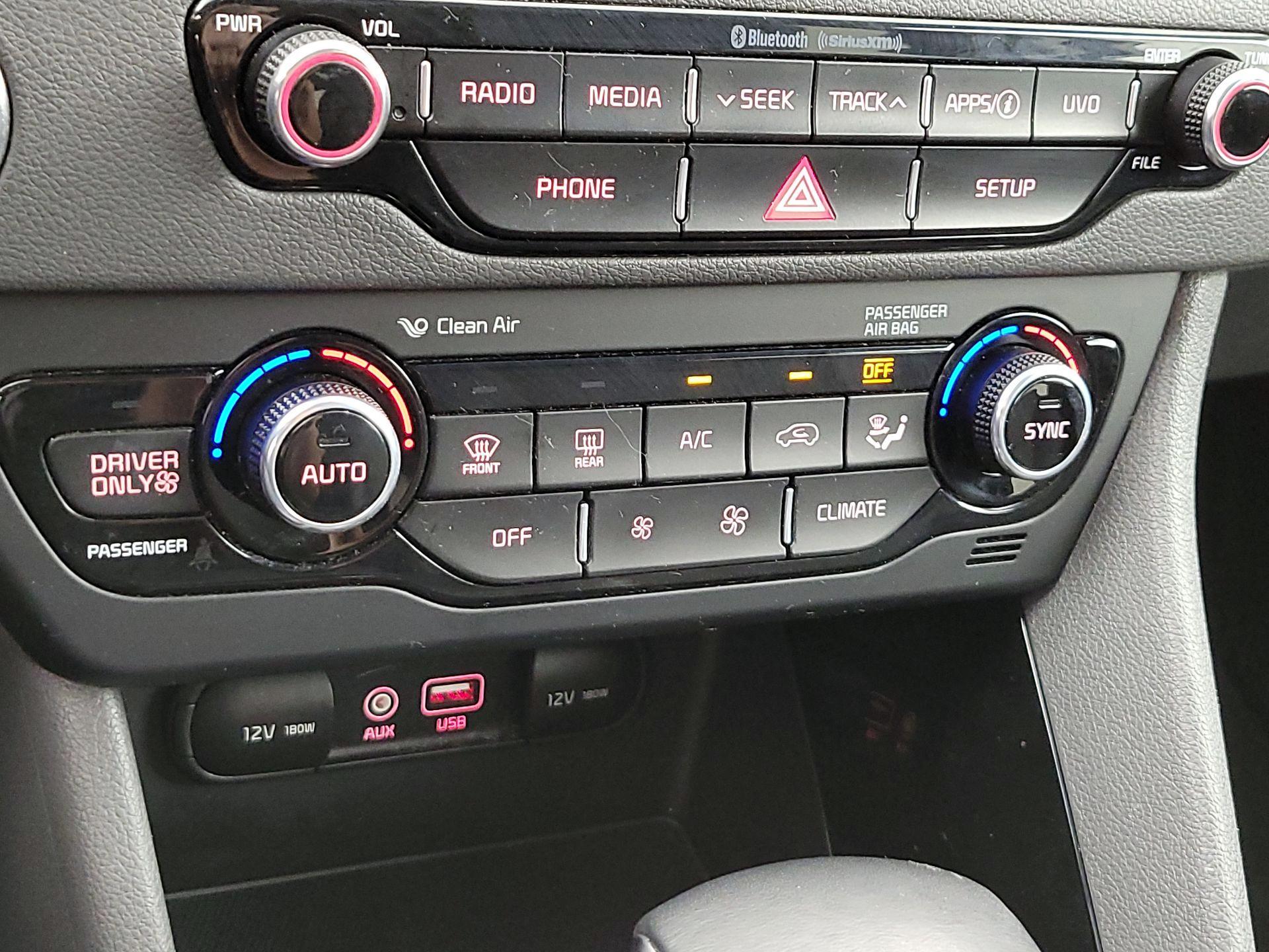 Thumbnail: 2017 Kia Niro - 16