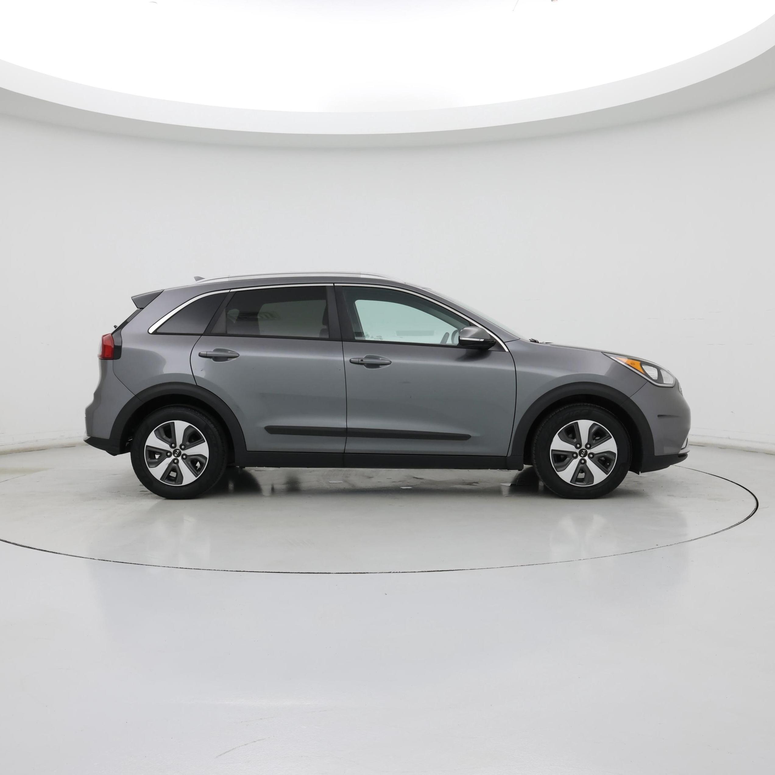 Thumbnail: 2017 Kia Niro - 7
