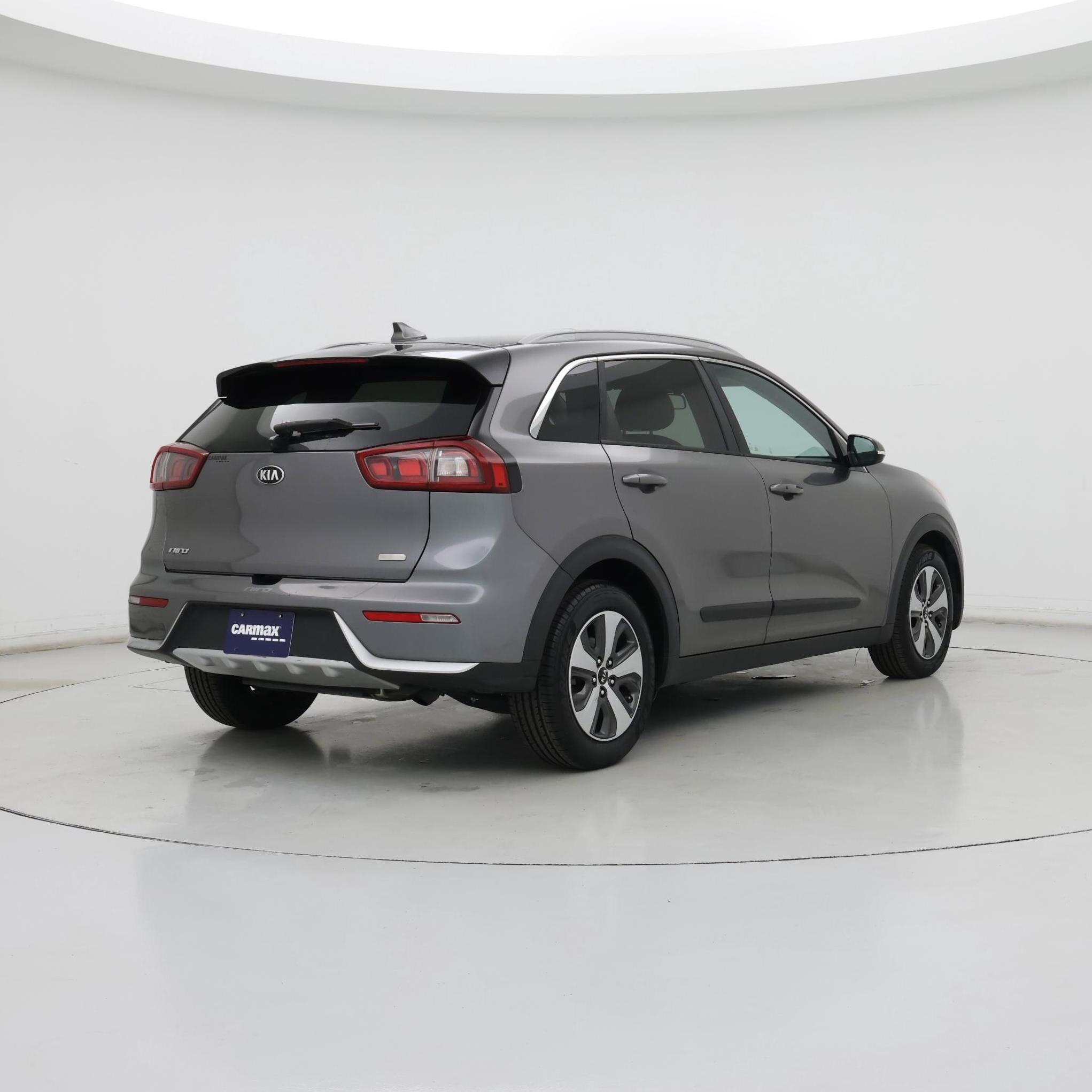 Thumbnail: 2017 Kia Niro - 8