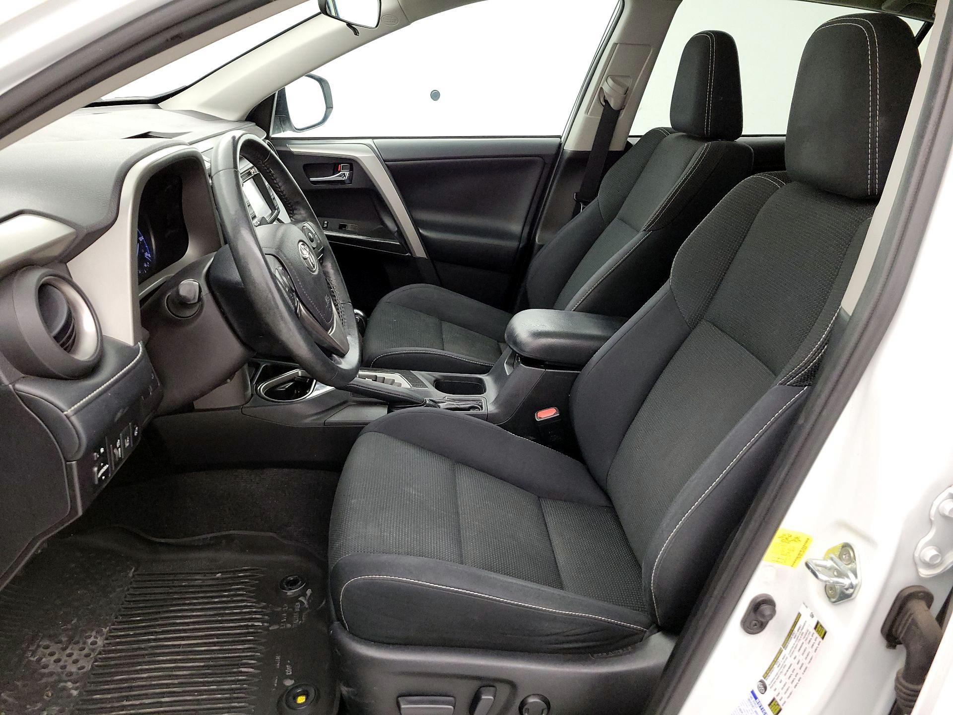 Thumbnail: 2018 Toyota RAV4 - 11