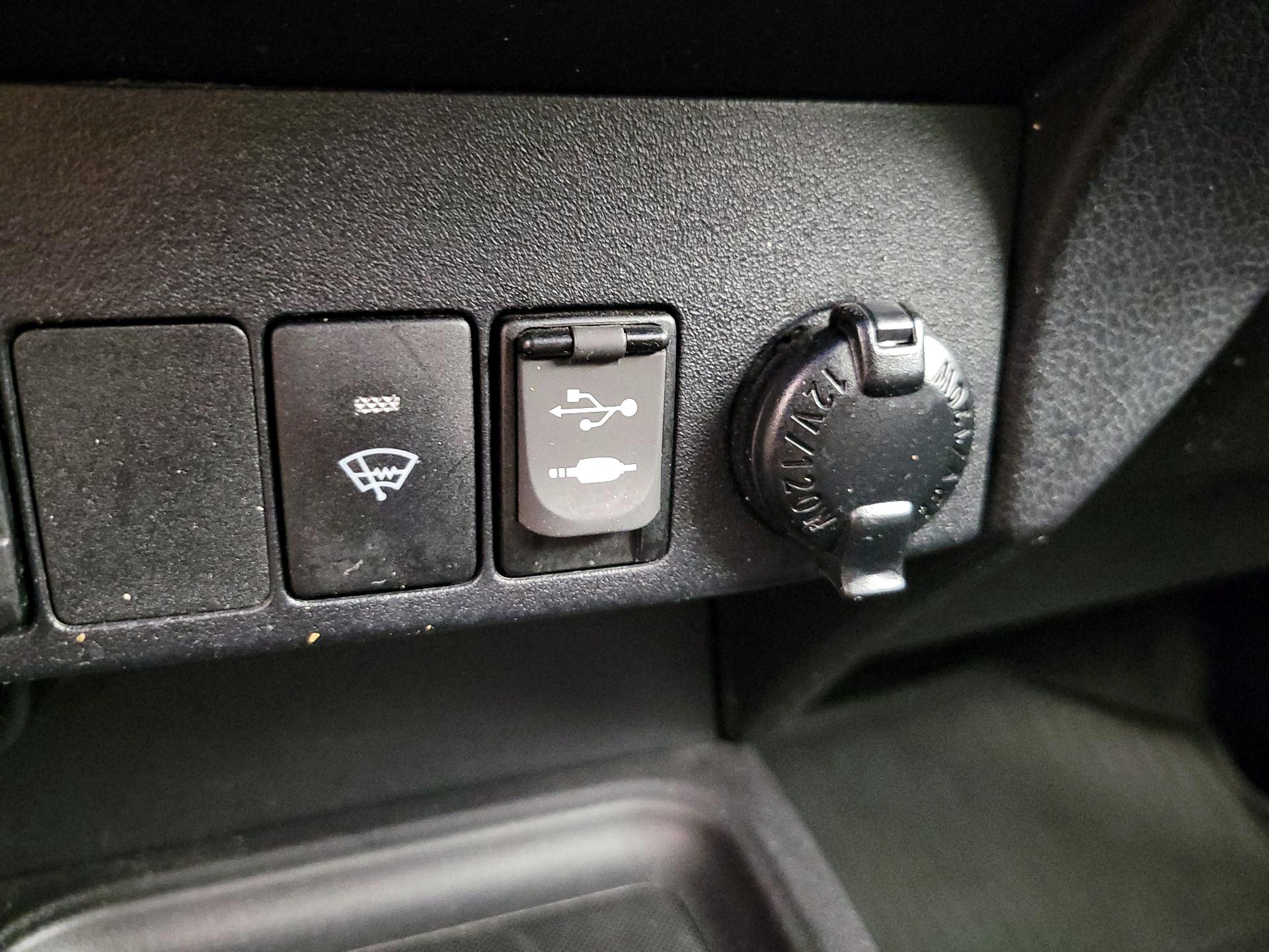 Thumbnail: 2018 Toyota RAV4 - 18