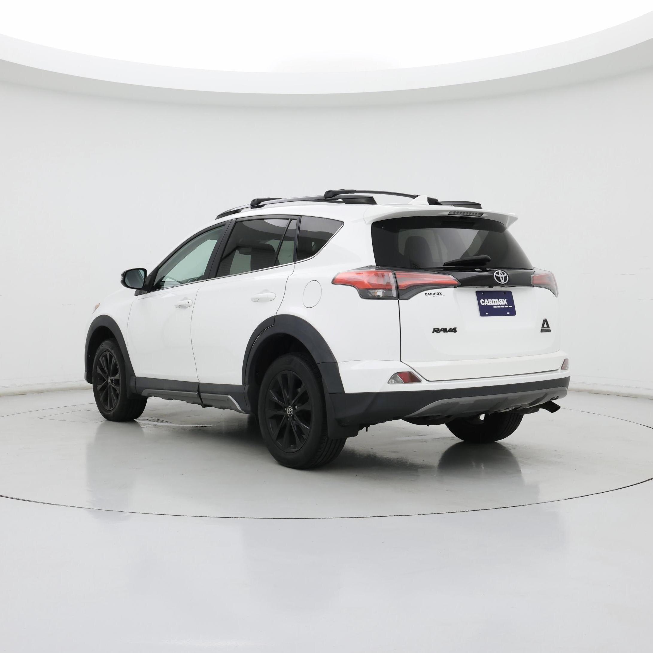 Thumbnail: 2018 Toyota RAV4 - 2