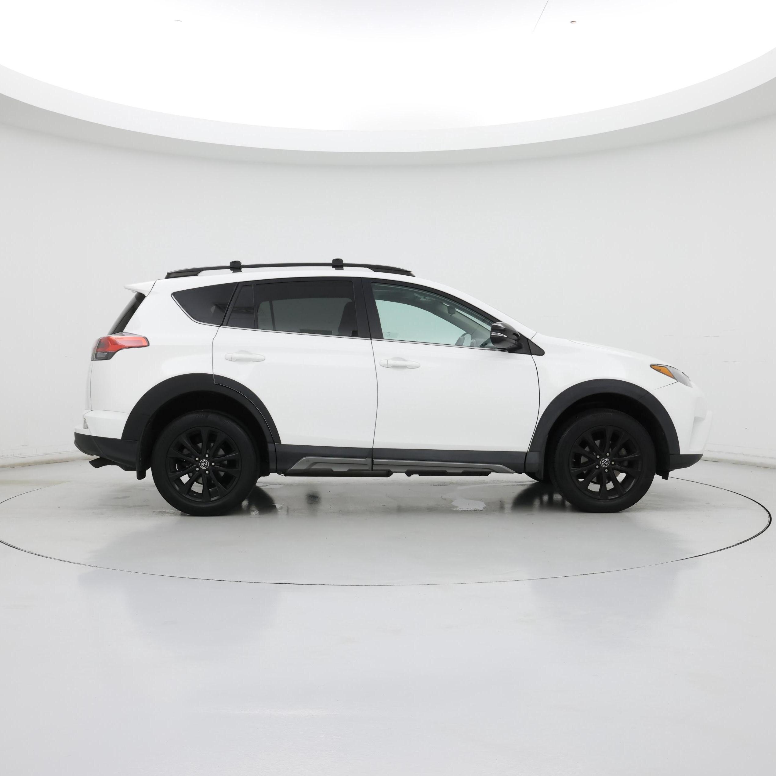 Thumbnail: 2018 Toyota RAV4 - 7