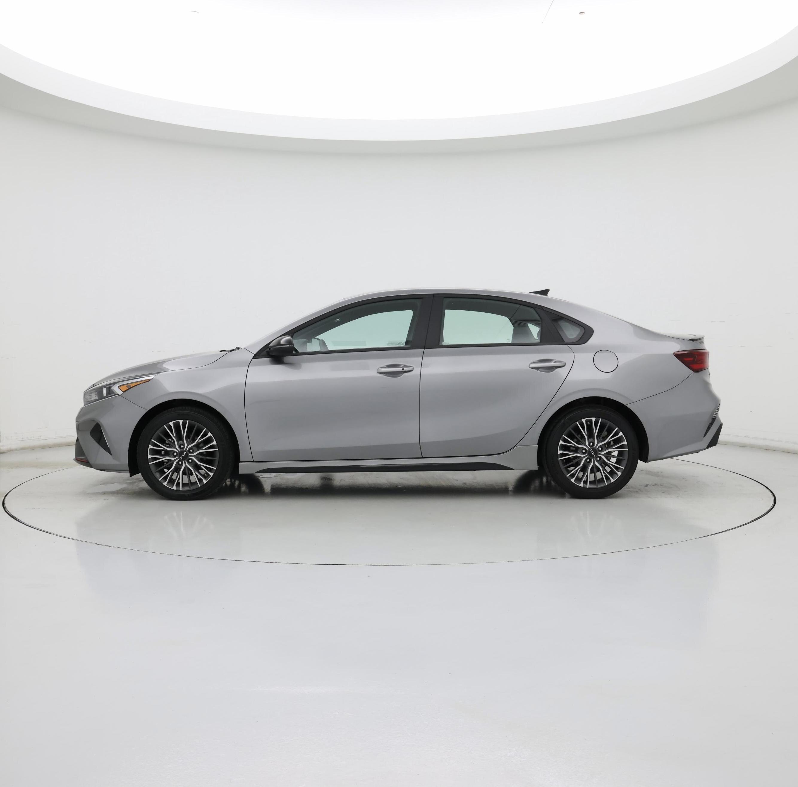 Thumbnail: 2024 Kia Forte - 3