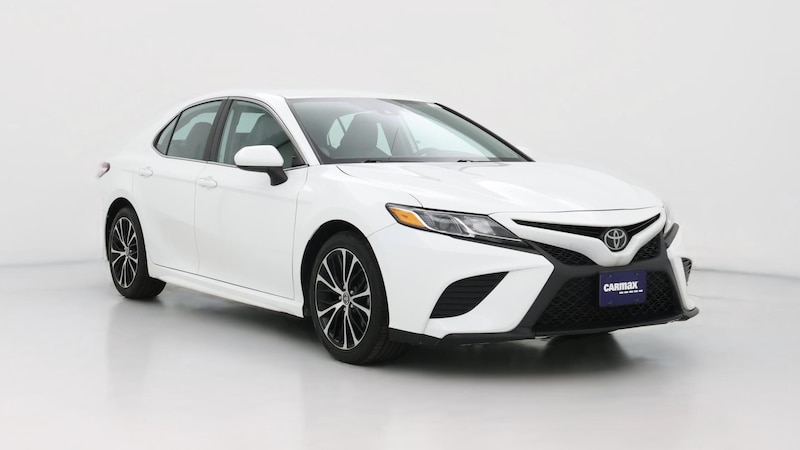 2020 Toyota Camry SE Hero Image