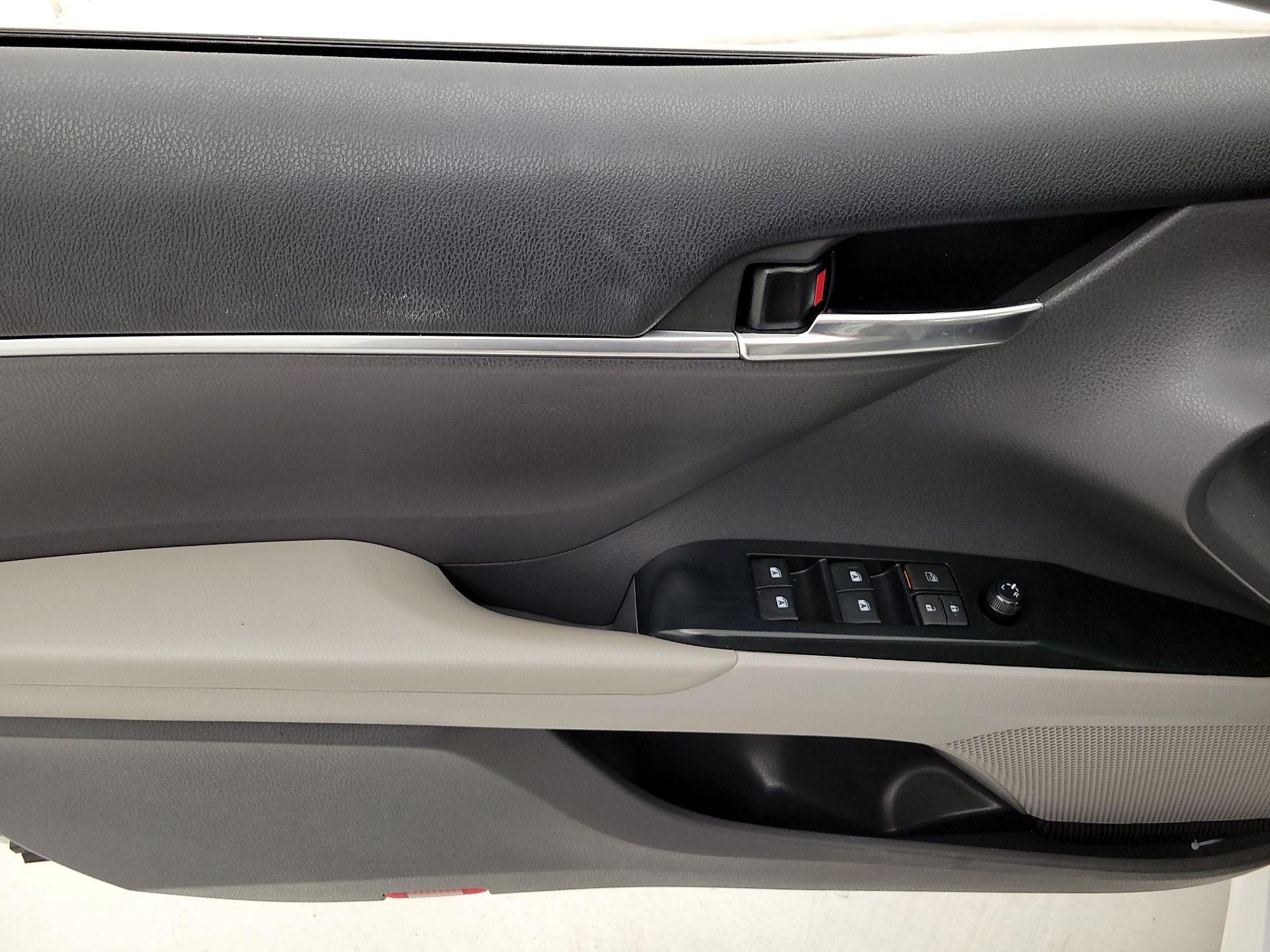 Thumbnail: 2020 Toyota Camry - 12